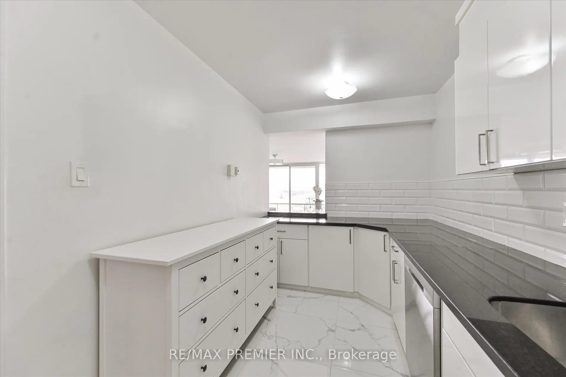 25 Four Winds Drive #604