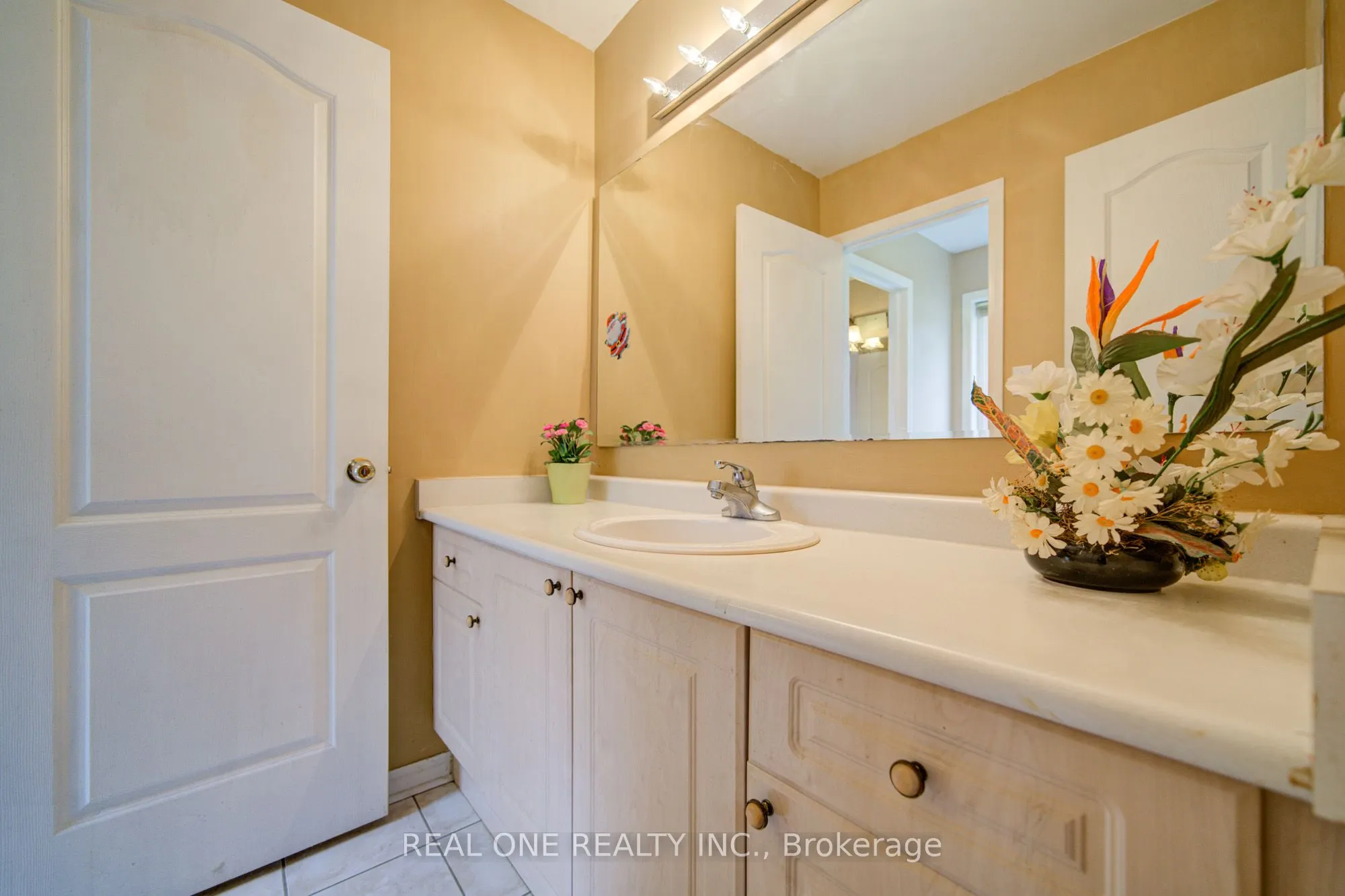 3696 Waterfall Crescent