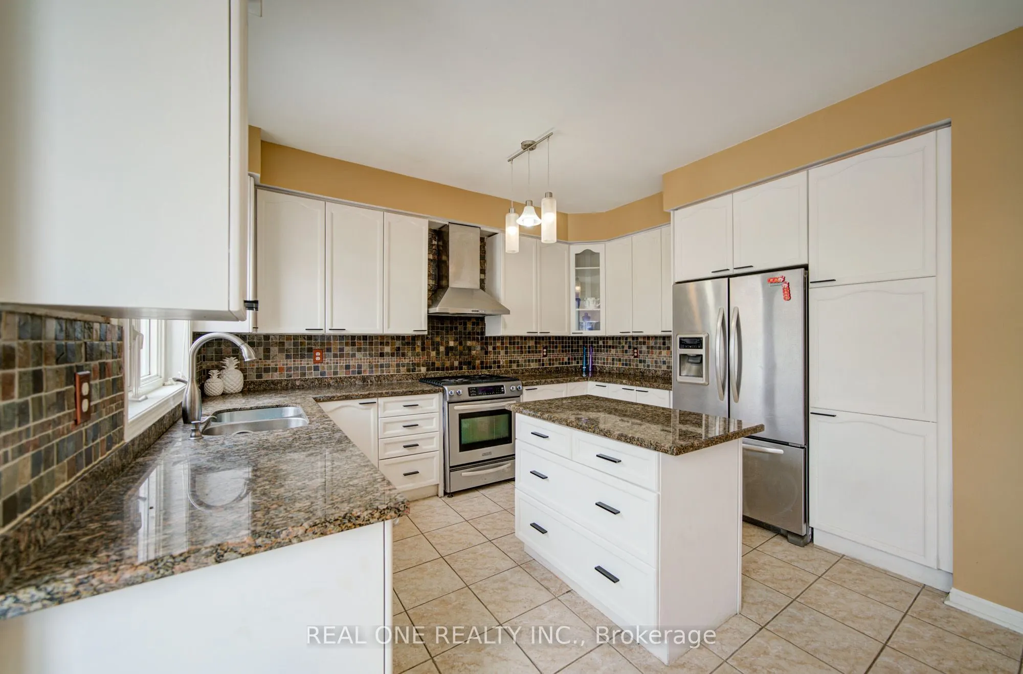 3696 Waterfall Crescent
