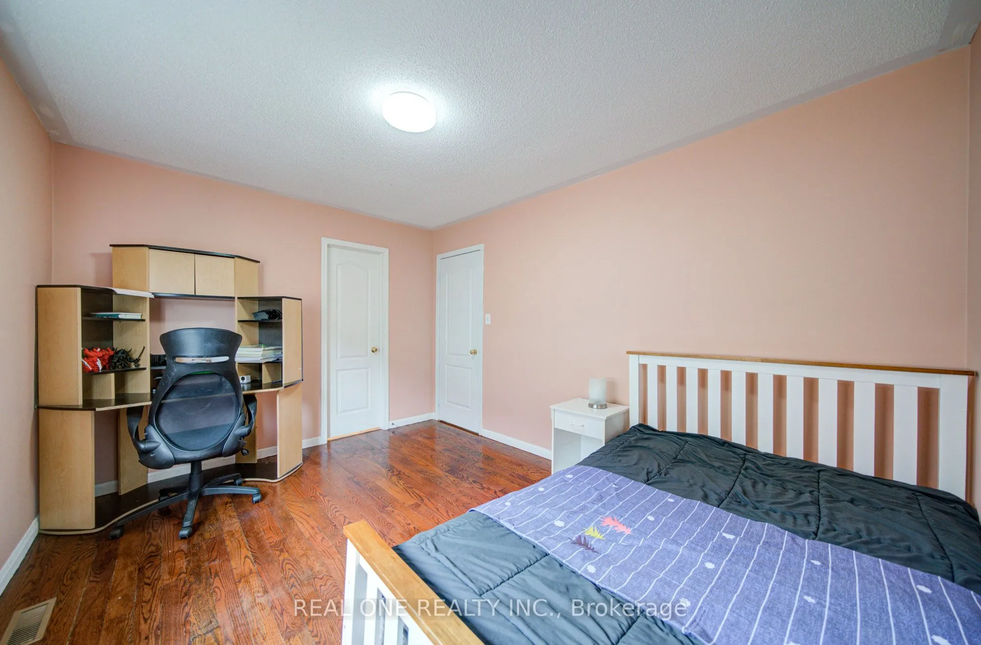 3696 Waterfall Crescent