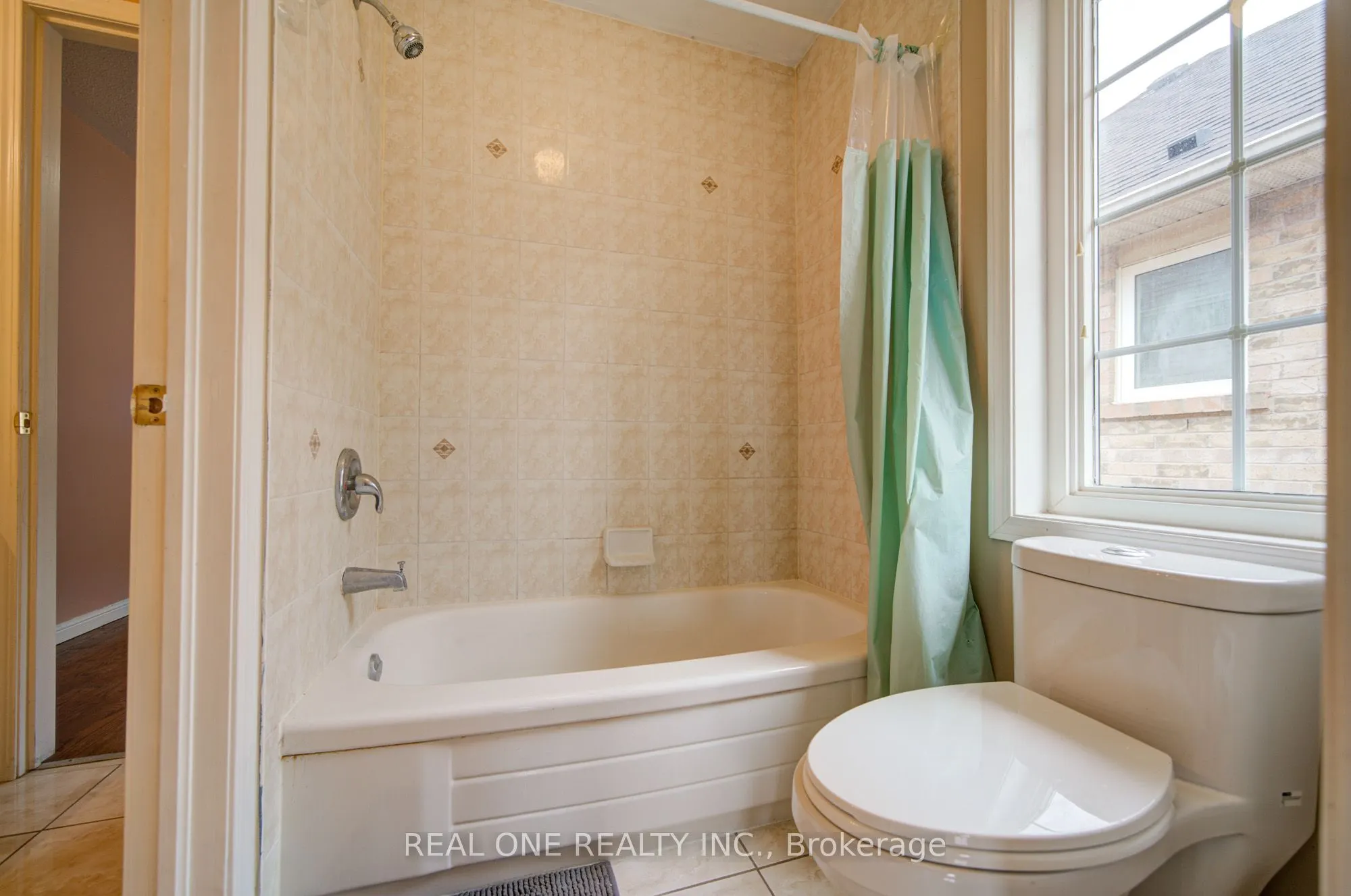 3696 Waterfall Crescent