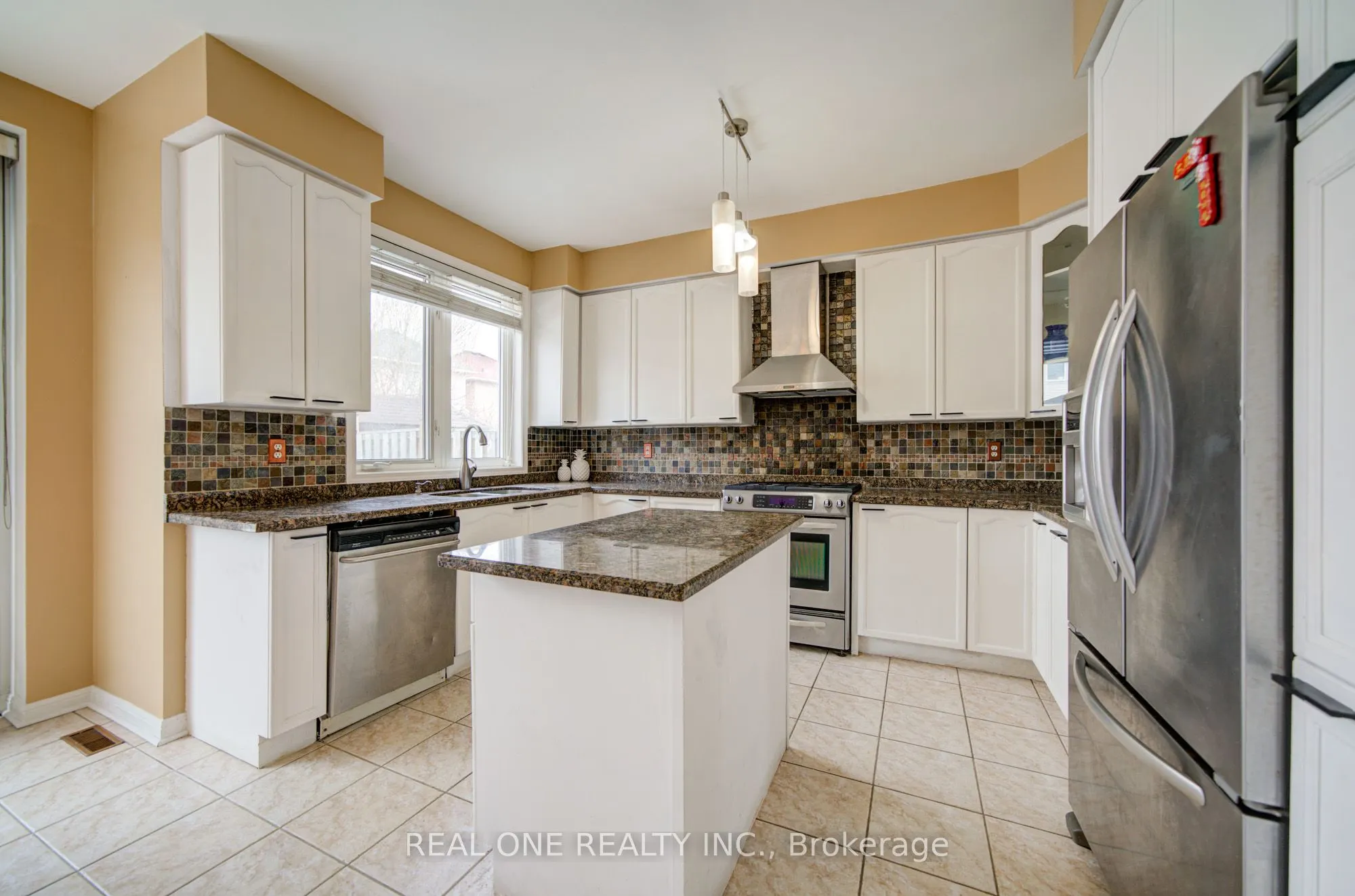 3696 Waterfall Crescent
