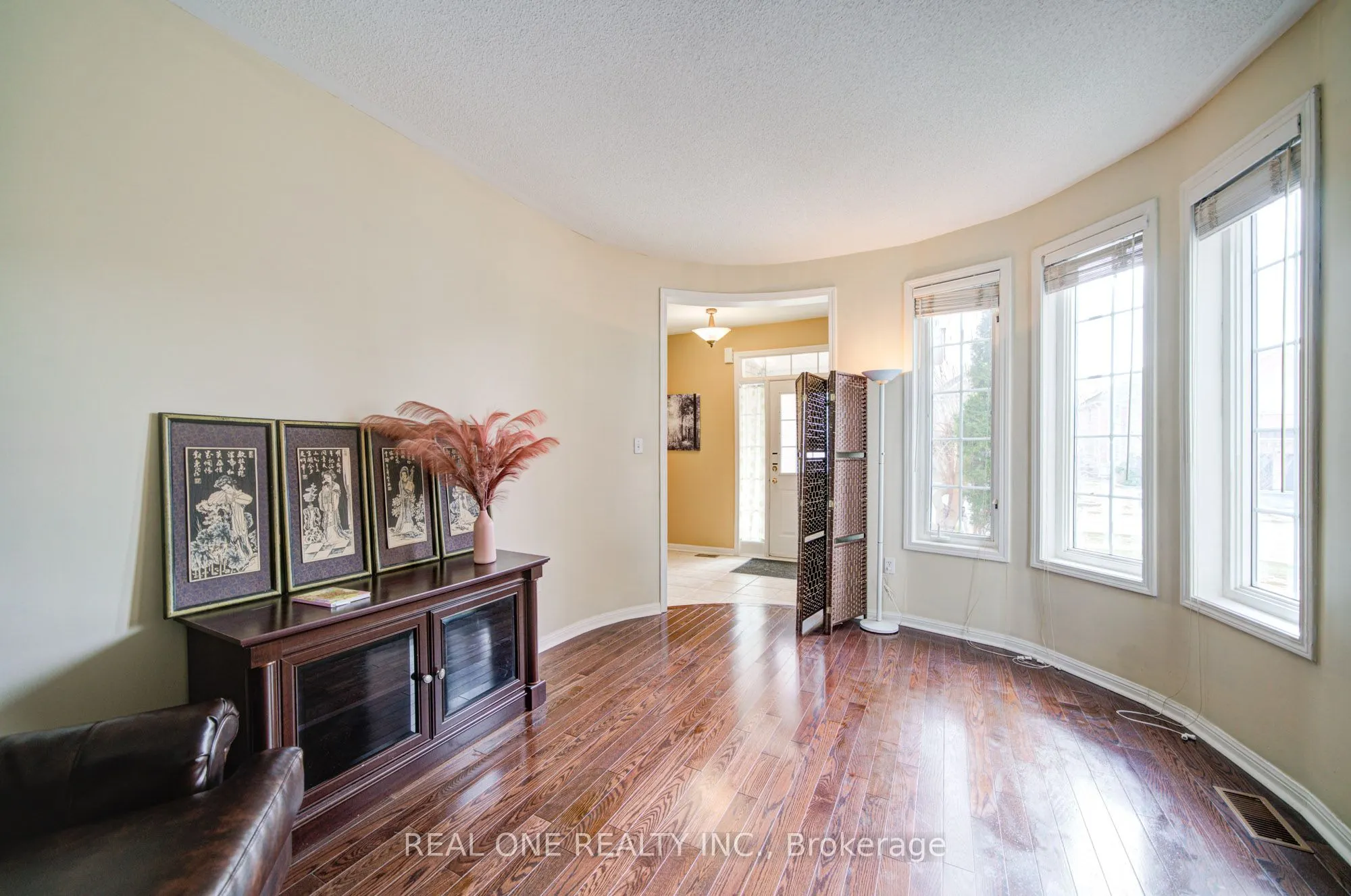 3696 Waterfall Crescent