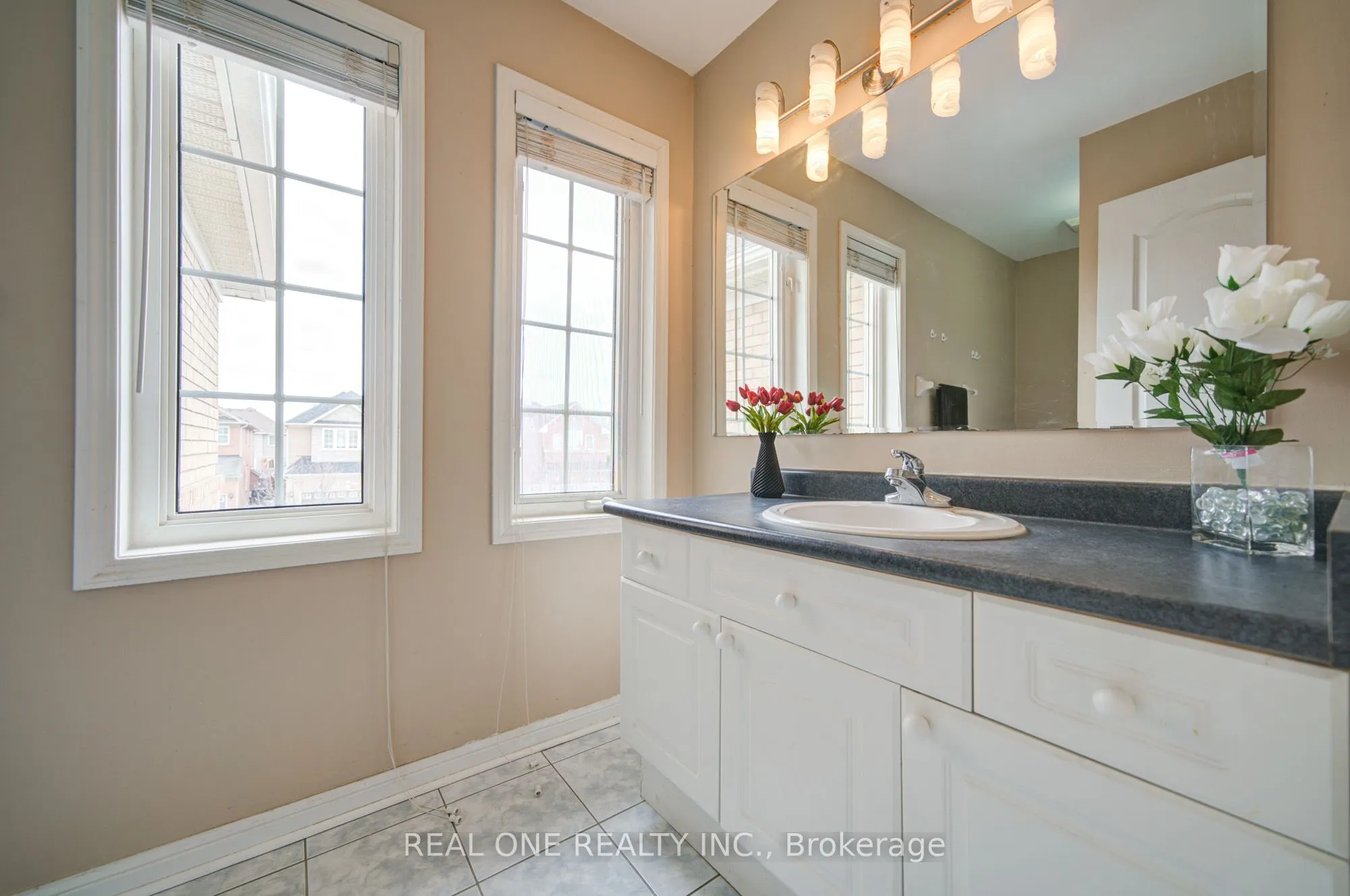 3696 Waterfall Crescent