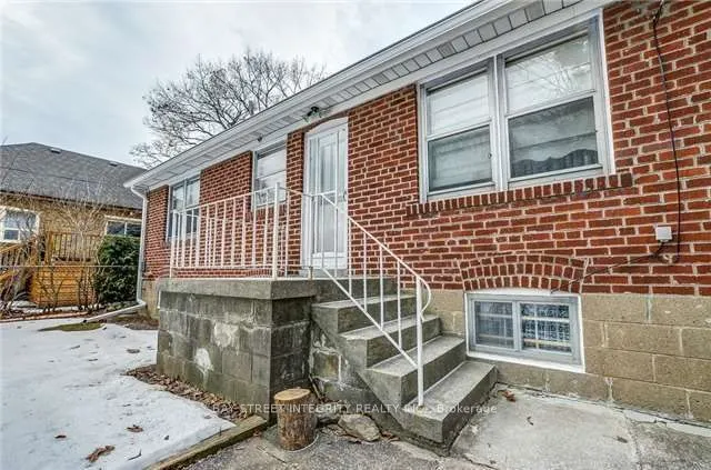 889 Royal York Road