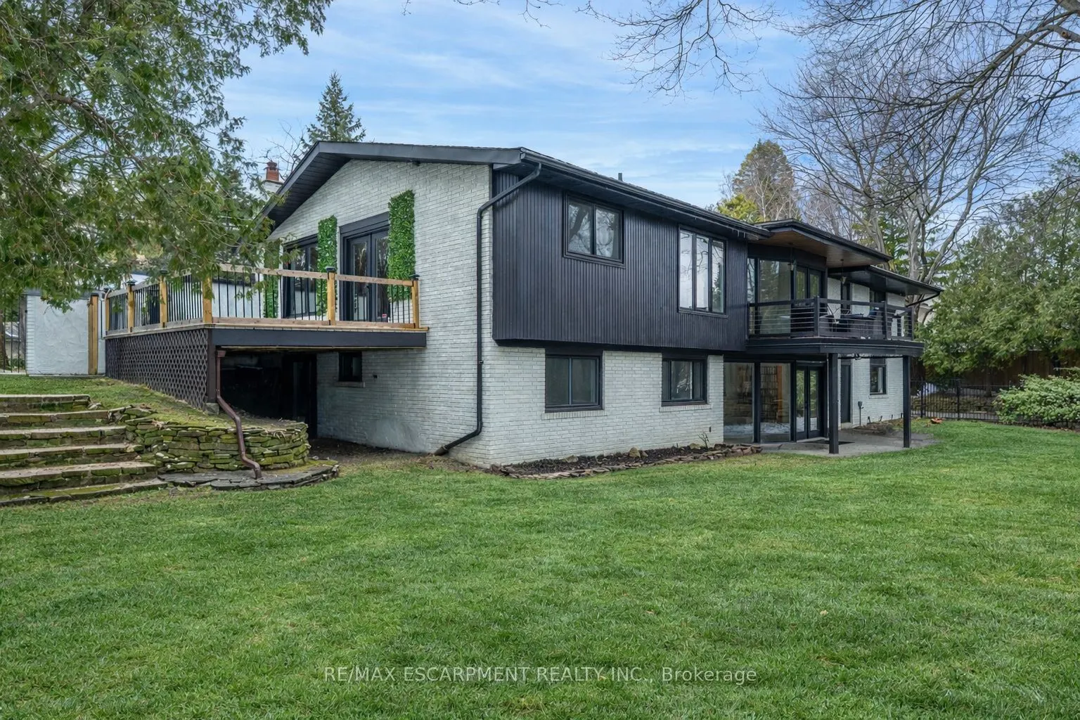 625 Sir Richards Road