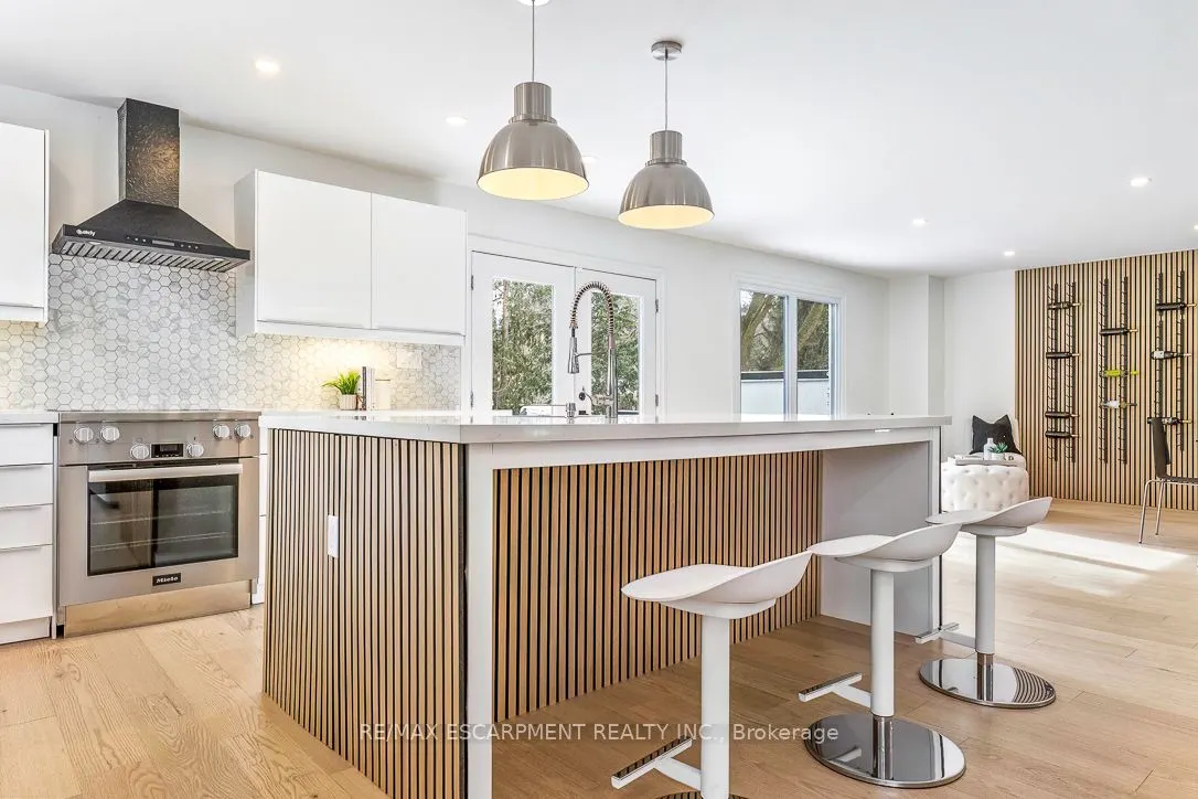 625 Sir Richards Road