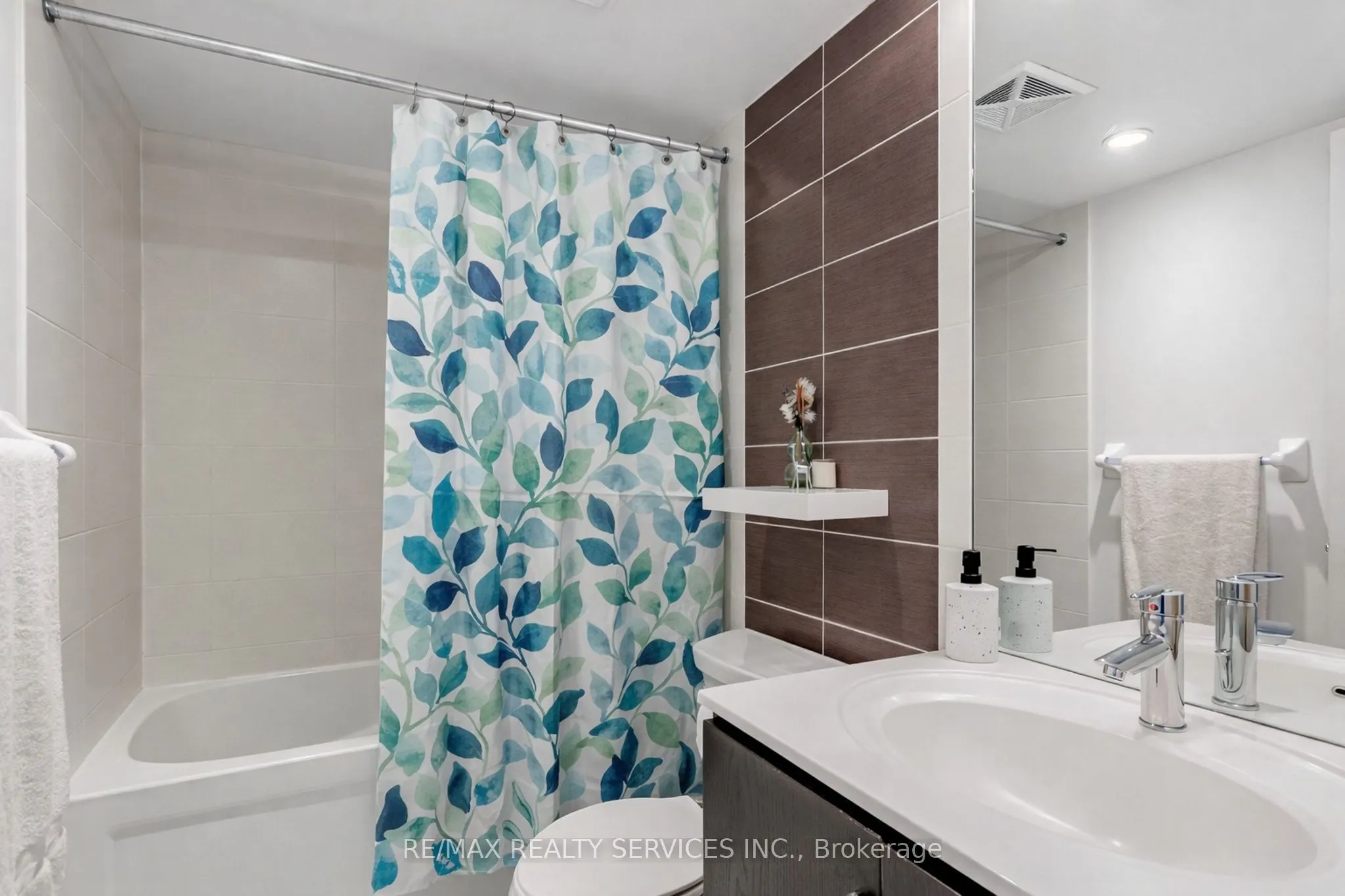205 Sherway Gardens Road #811
