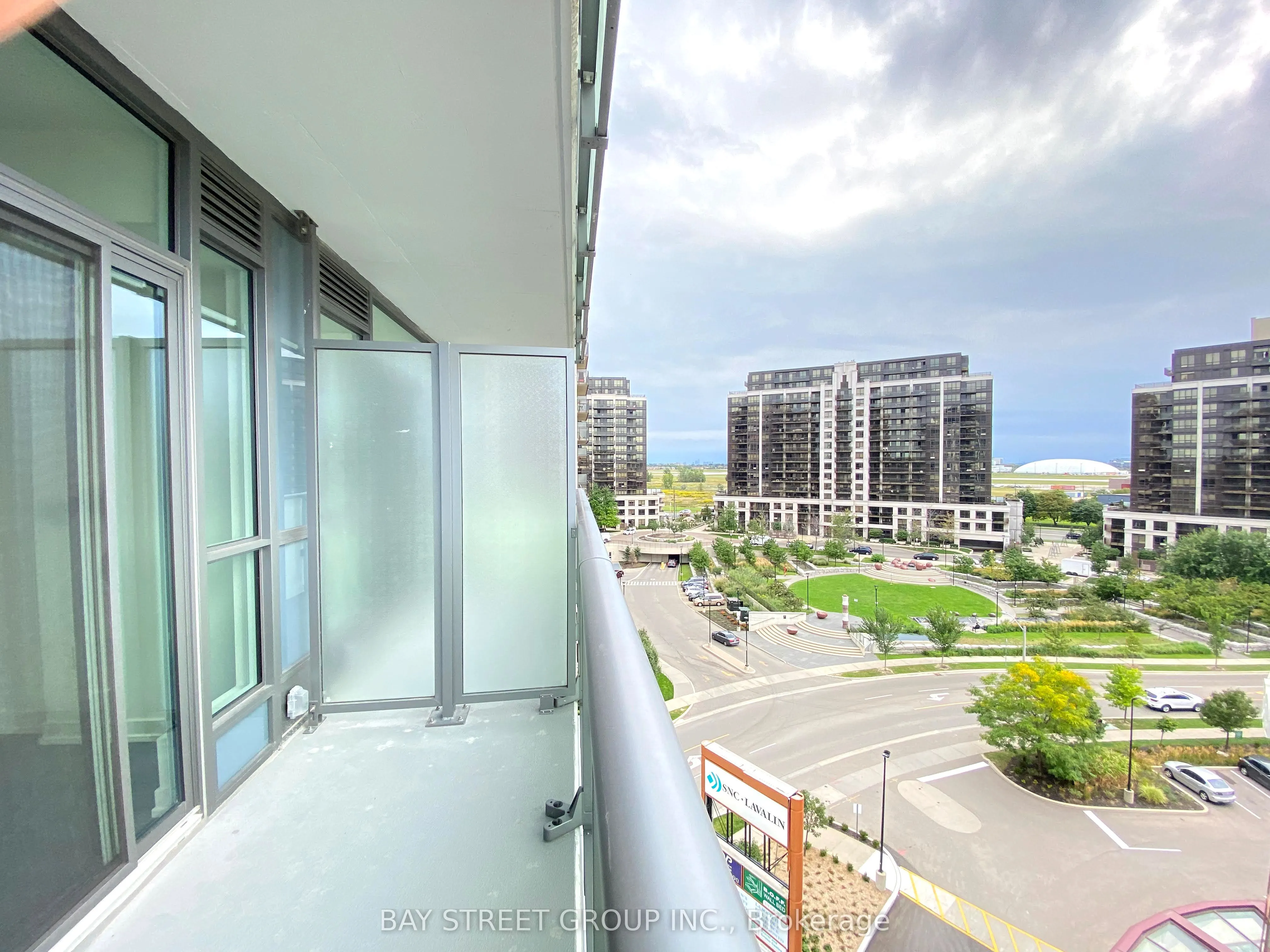 10 De Boers Drive #814