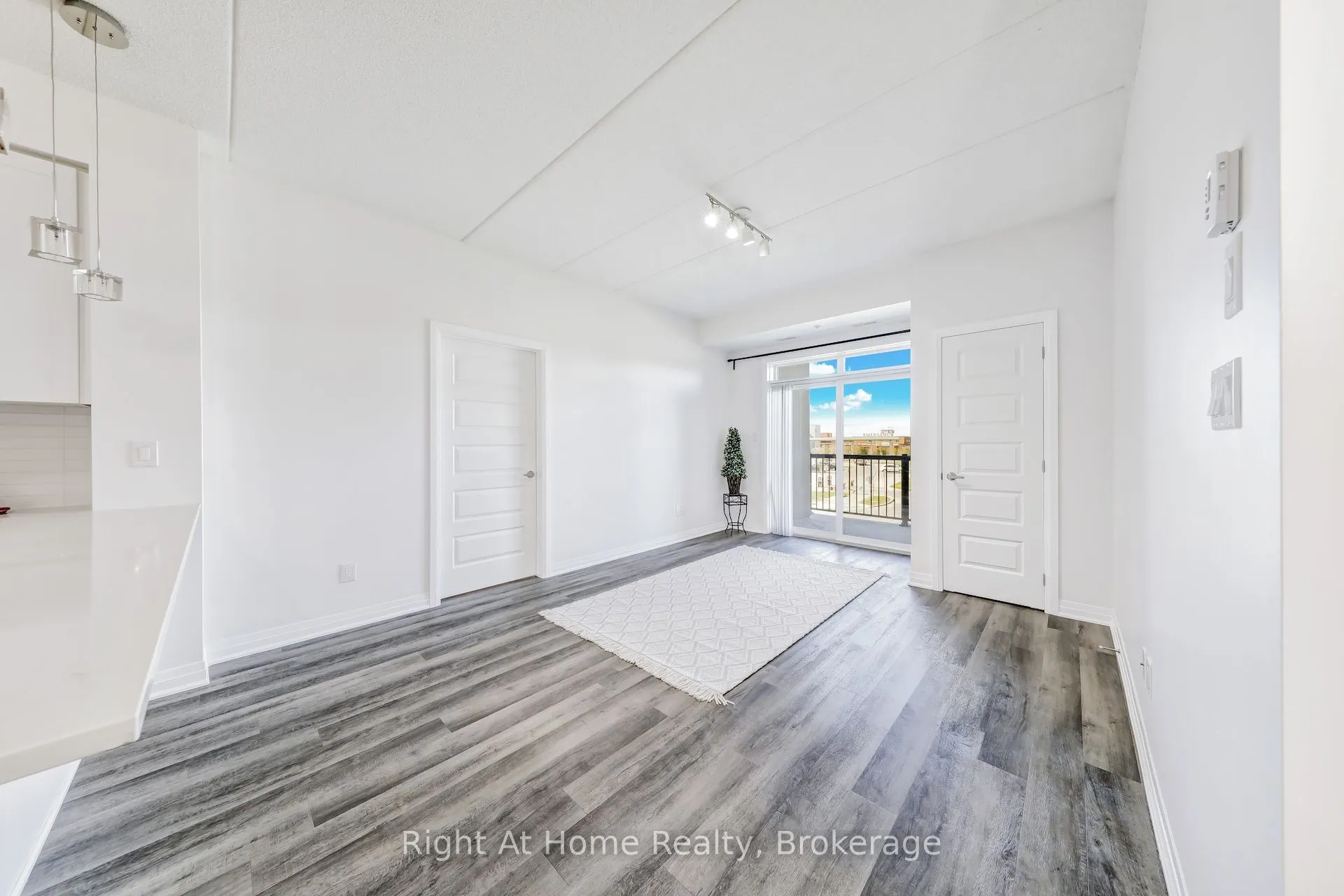 610 Farmstead Drive #307