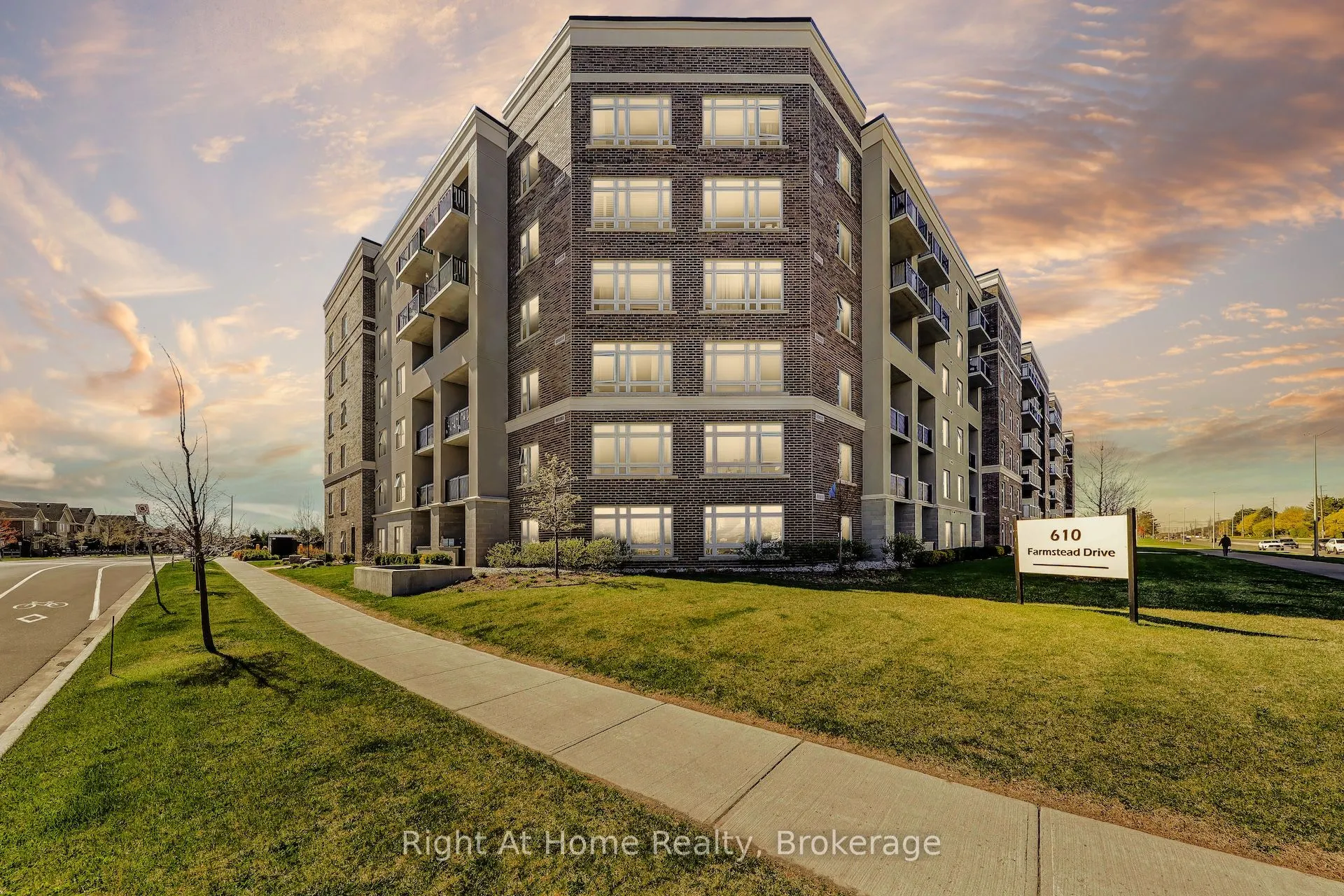 610 Farmstead Drive #307