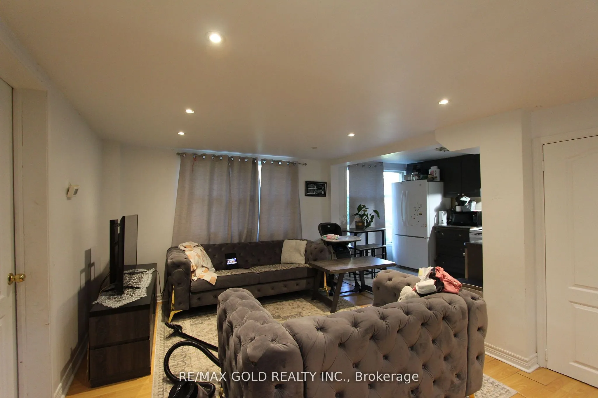 961 Lakeshore Road W