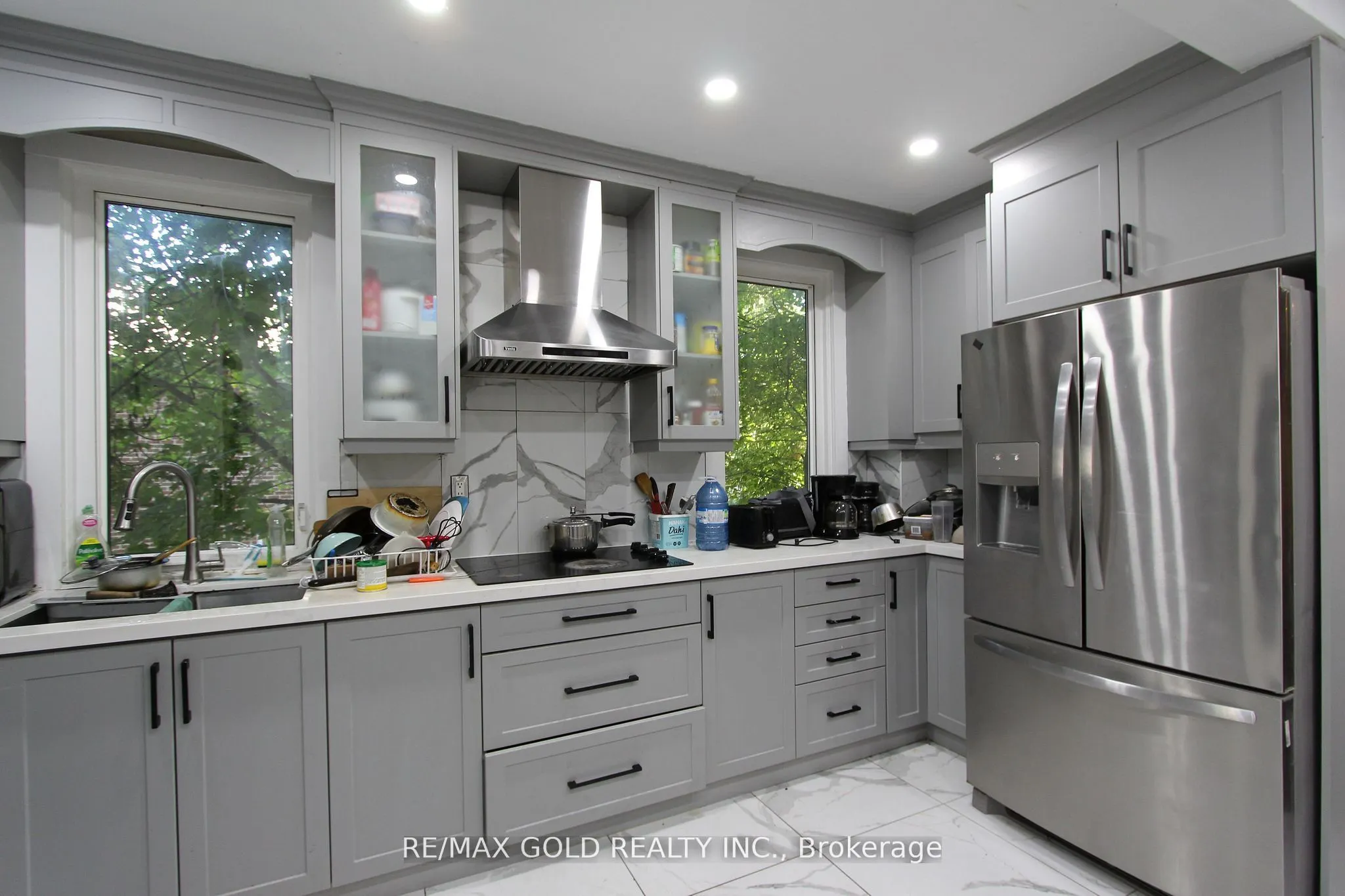 961 Lakeshore Road W