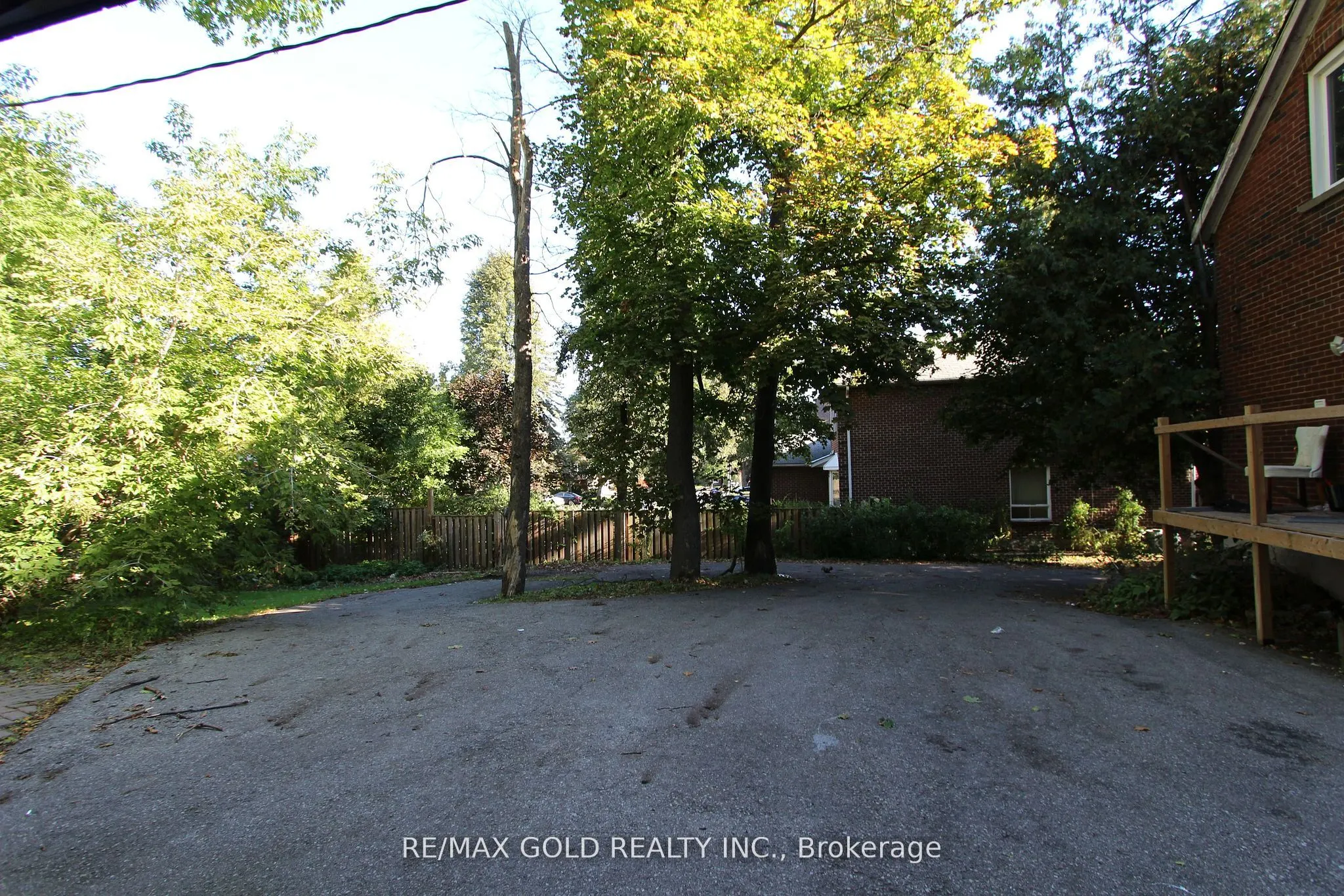 961 Lakeshore Road W