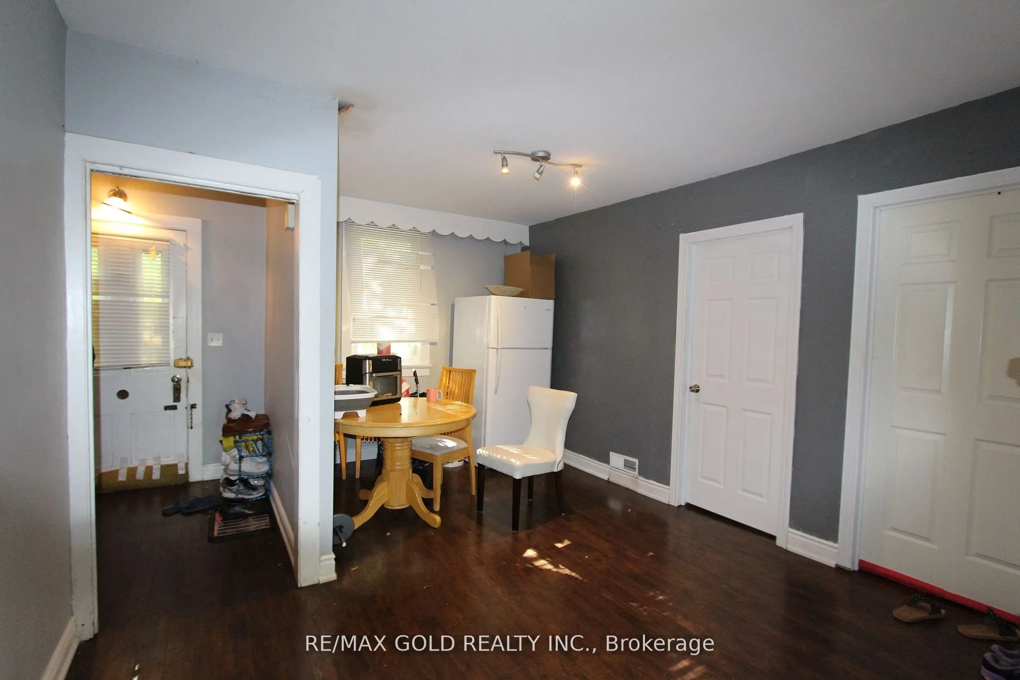 961 Lakeshore Road W