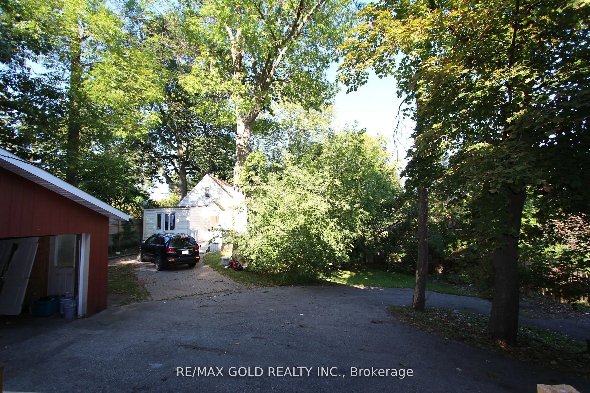 961 Lakeshore Road W