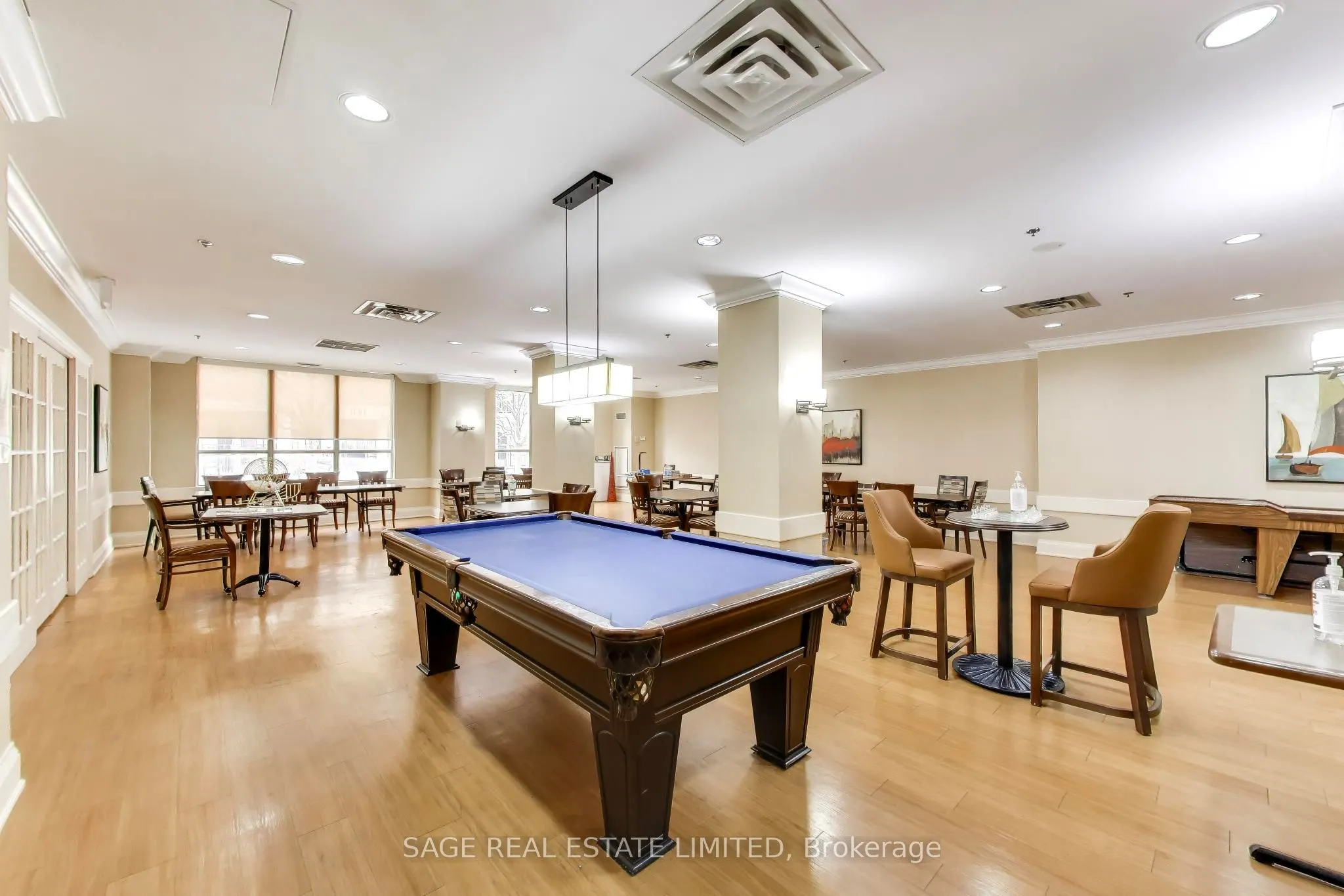 810 Scollard Court #902