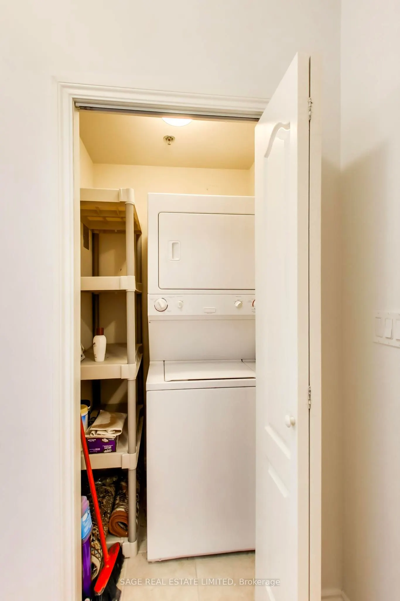 810 Scollard Court #902