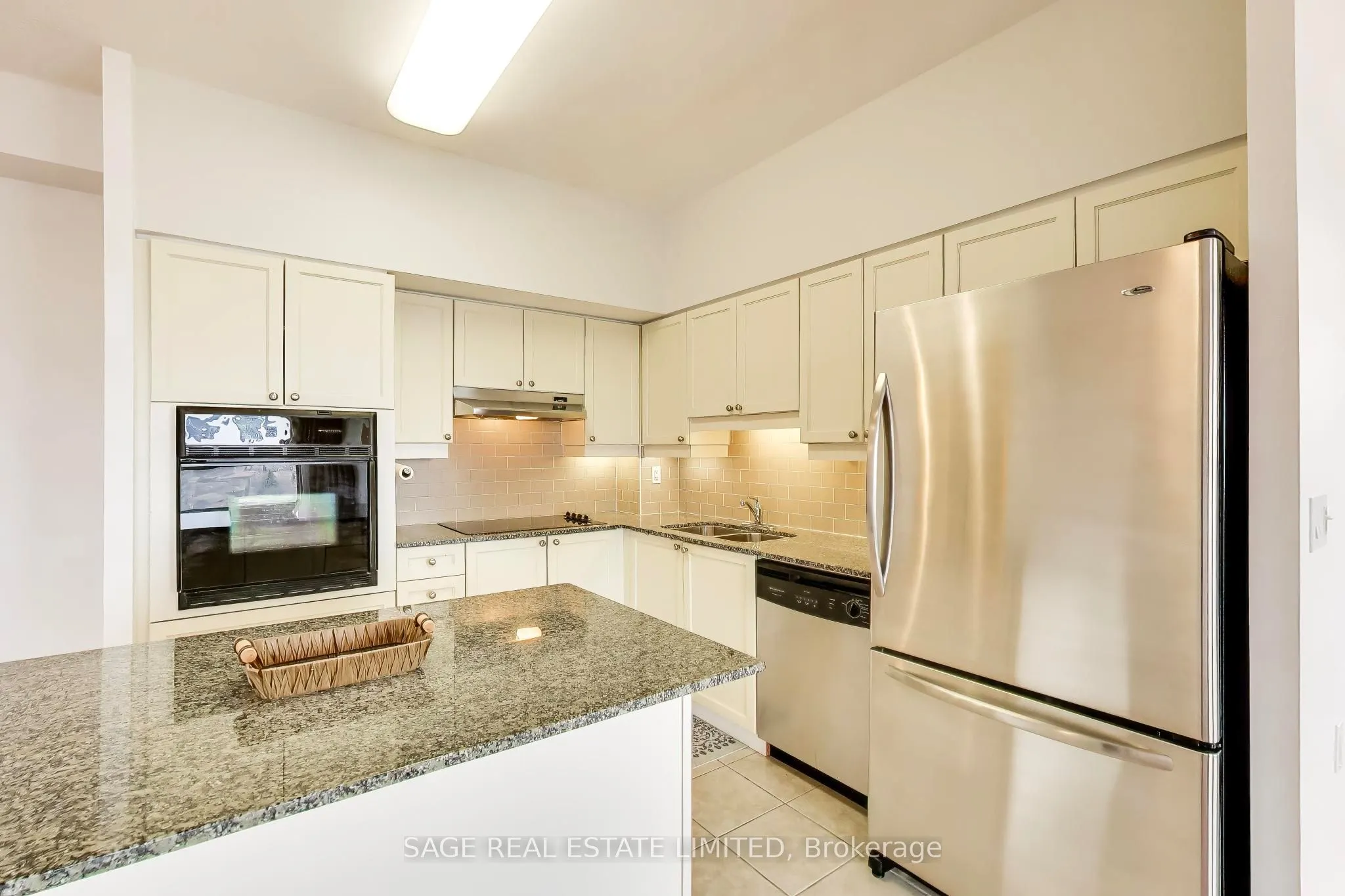 810 Scollard Court #902