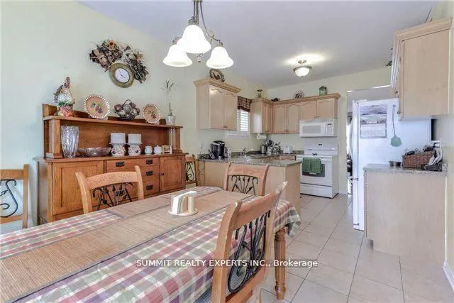 23 Bissell Drive N