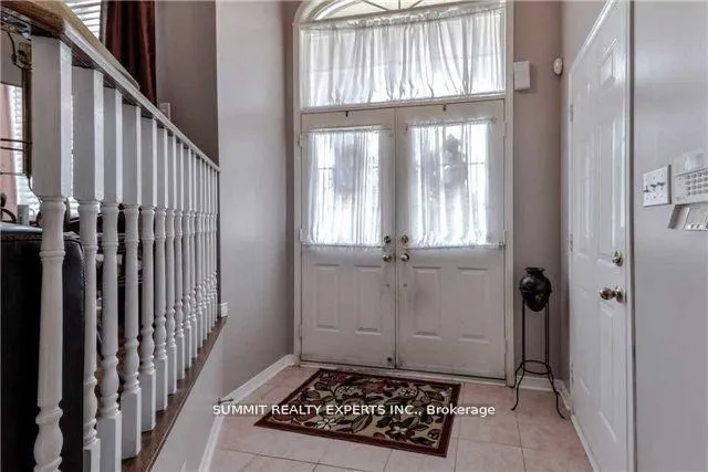 23 Bissell Drive N