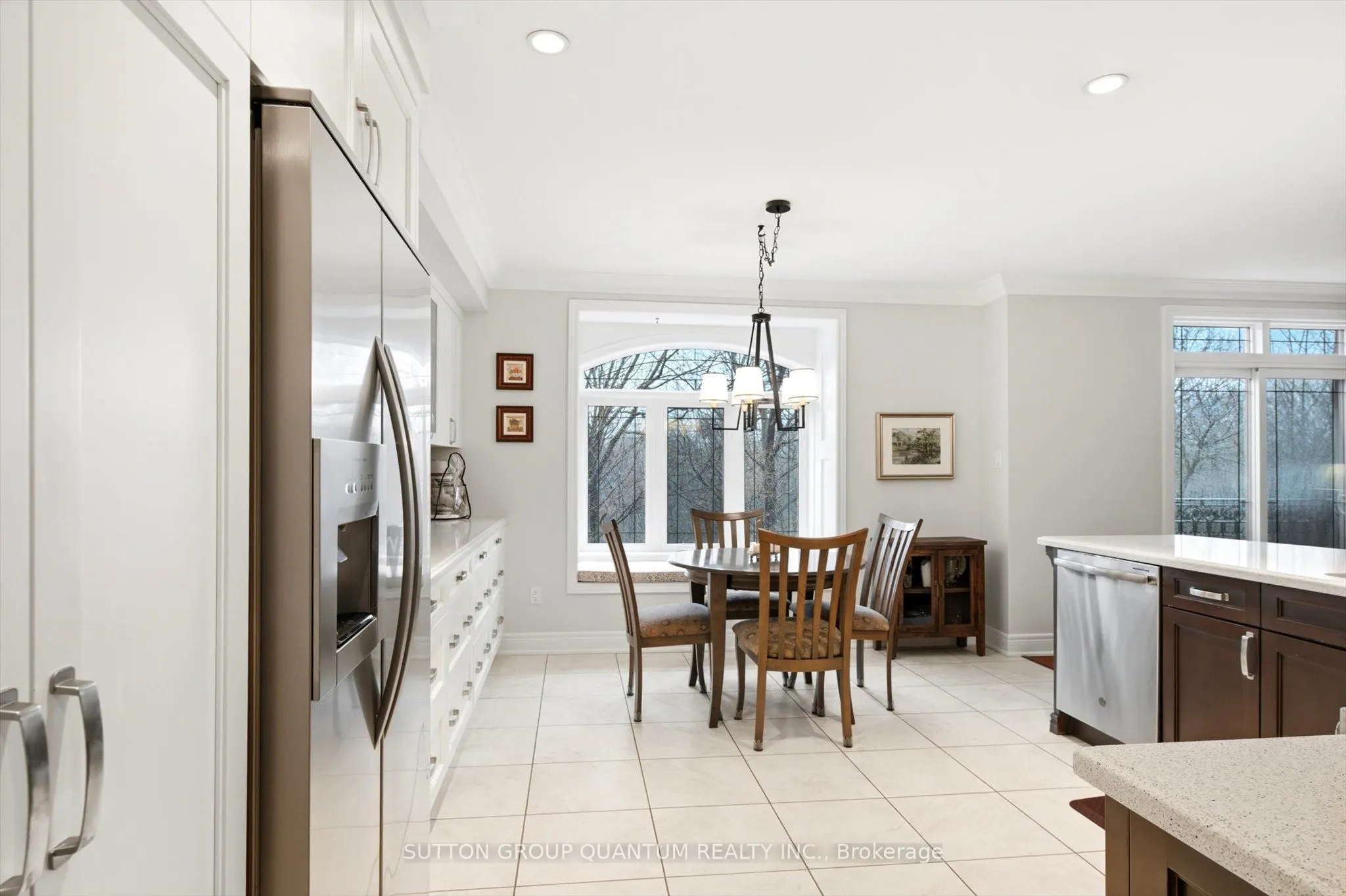 390 Upper Middle Road E #305