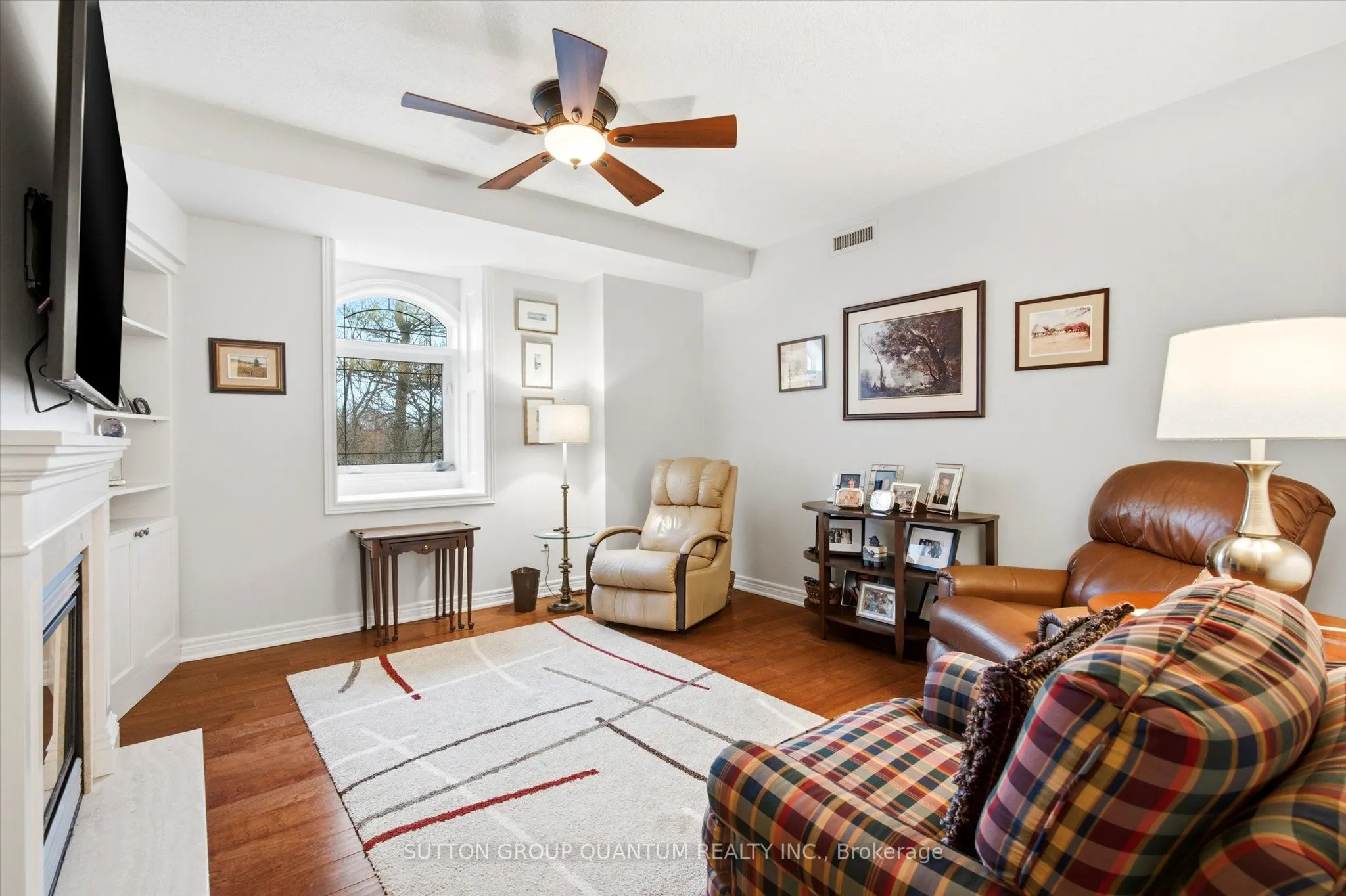 390 Upper Middle Road E #305