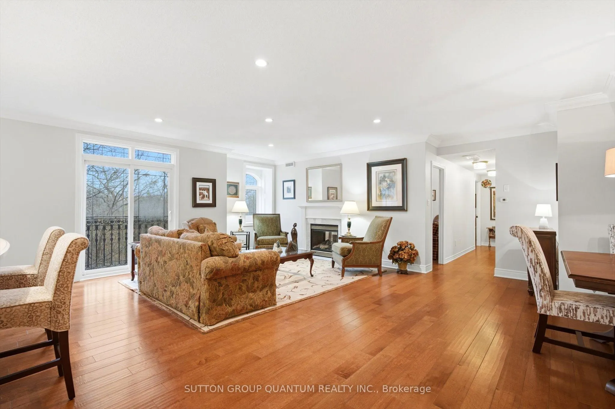 390 Upper Middle Road E #305