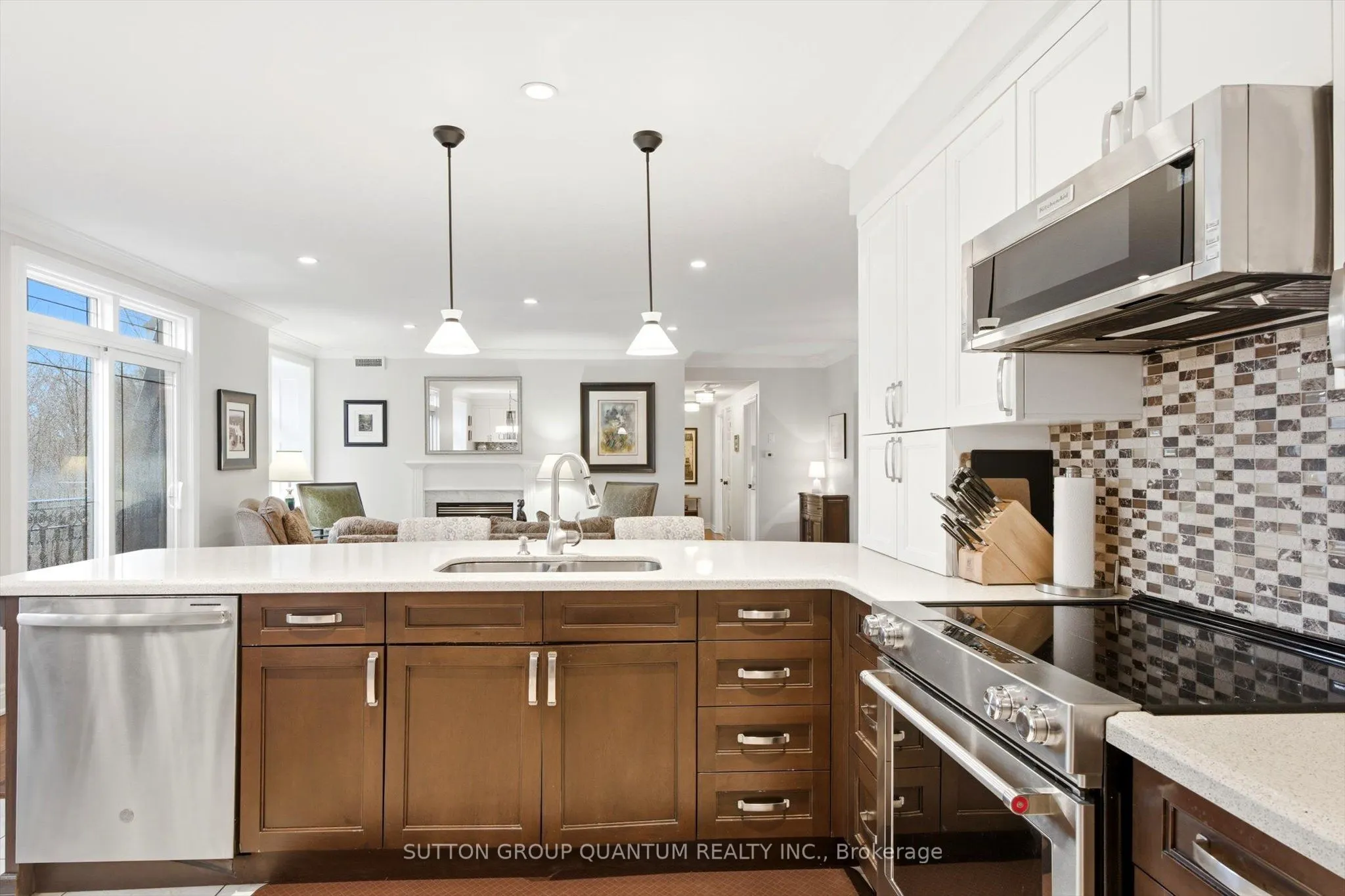 390 Upper Middle Road E #305
