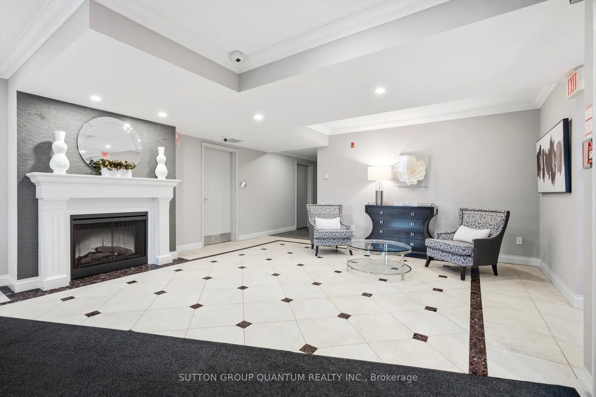390 Upper Middle Road E #305
