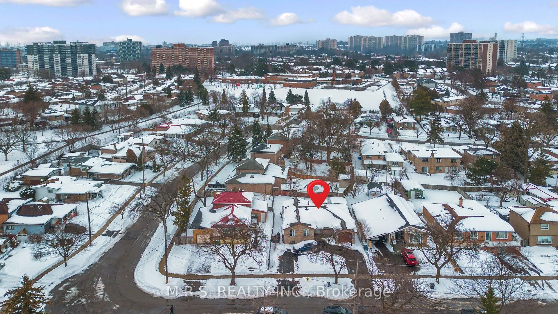 61 Bloomington Crescent
