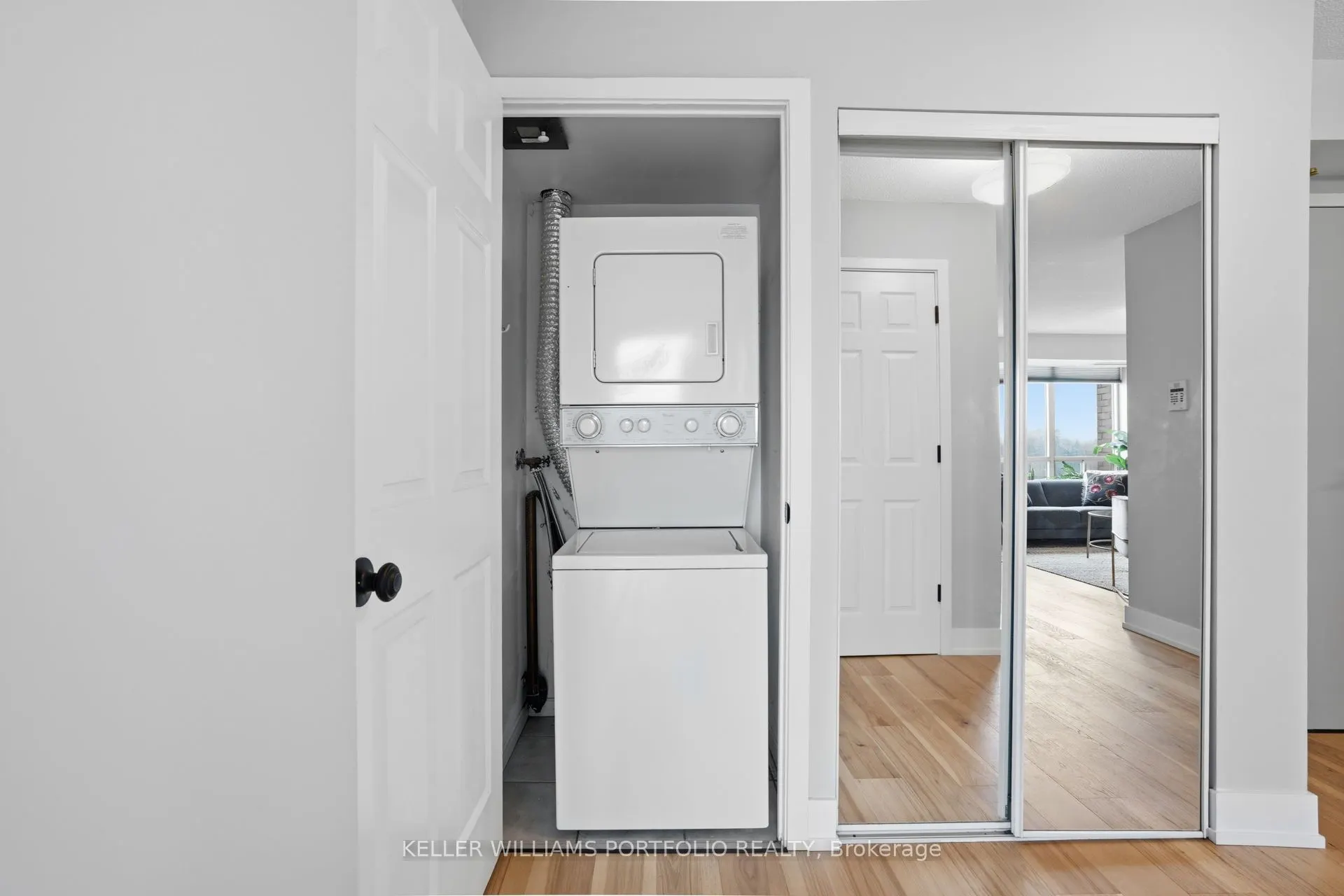 190 Manitoba Street #802