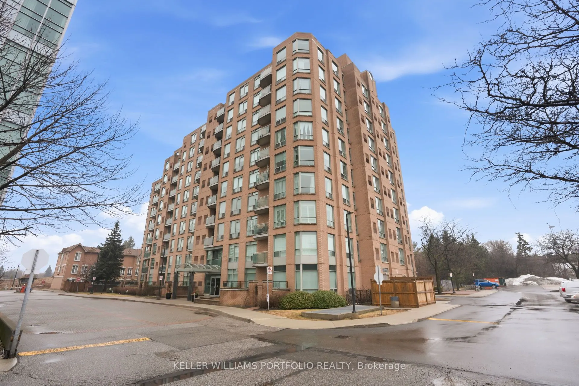 190 Manitoba Street #802