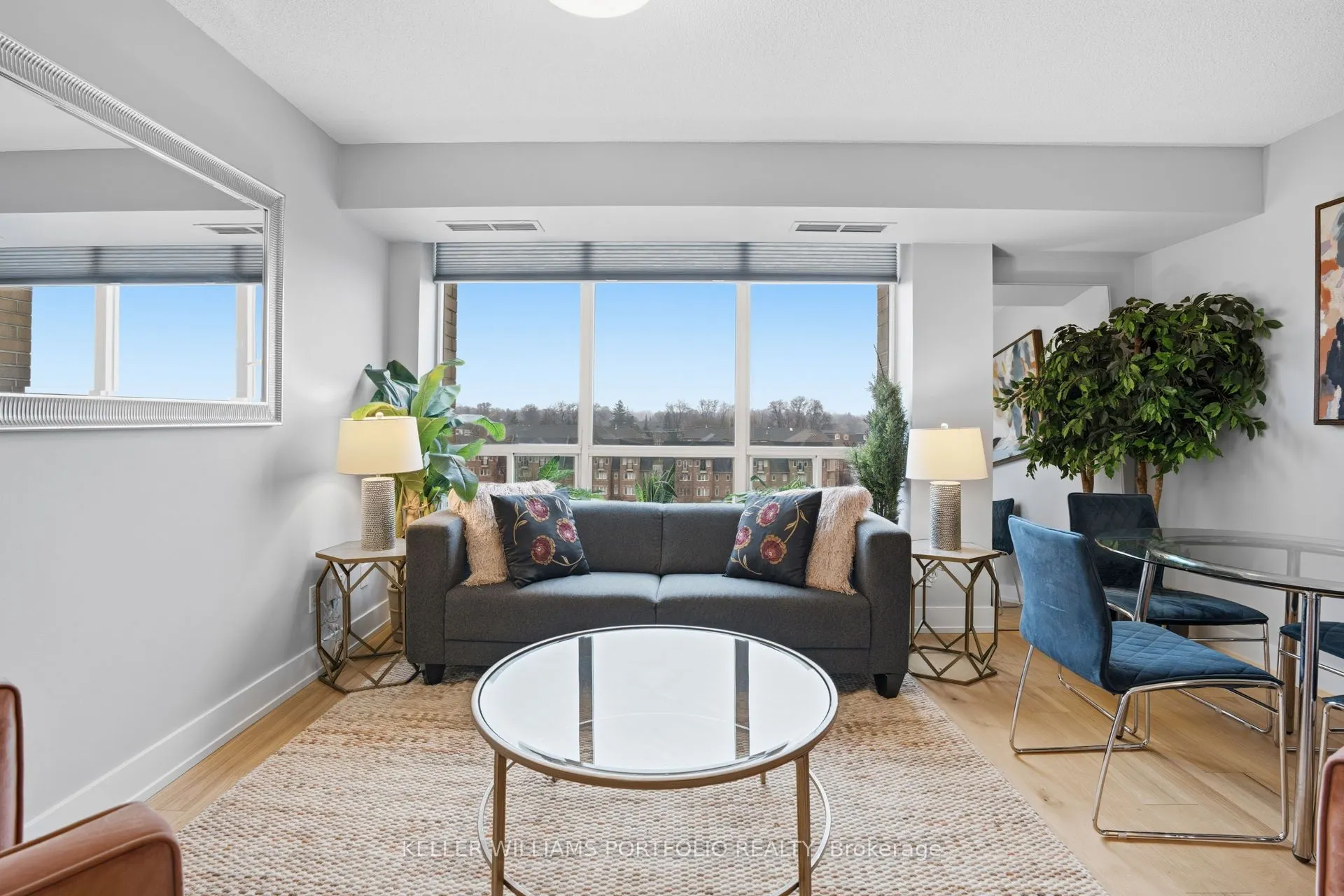 190 Manitoba Street #802