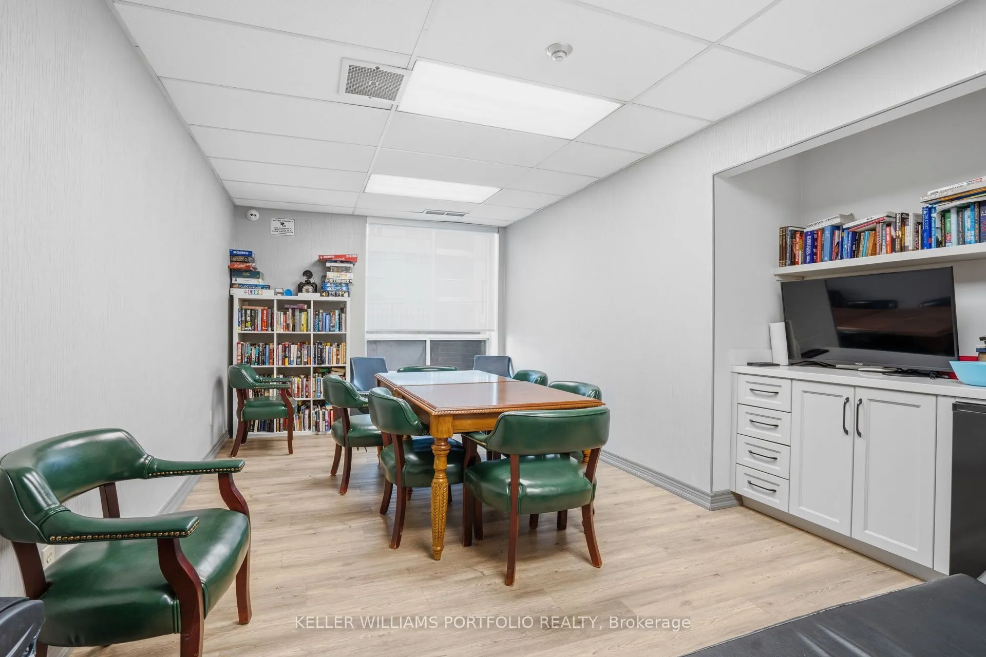 190 Manitoba Street #802