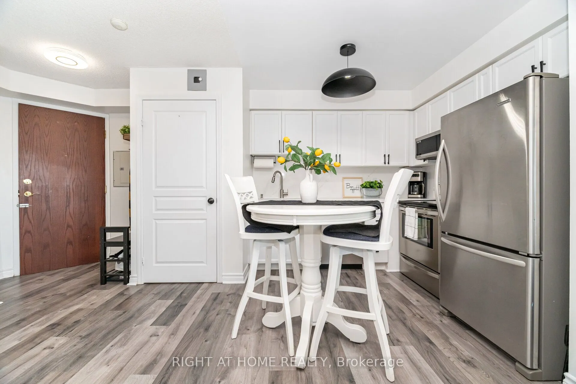 2545 Erin Centre Boulevard #1211