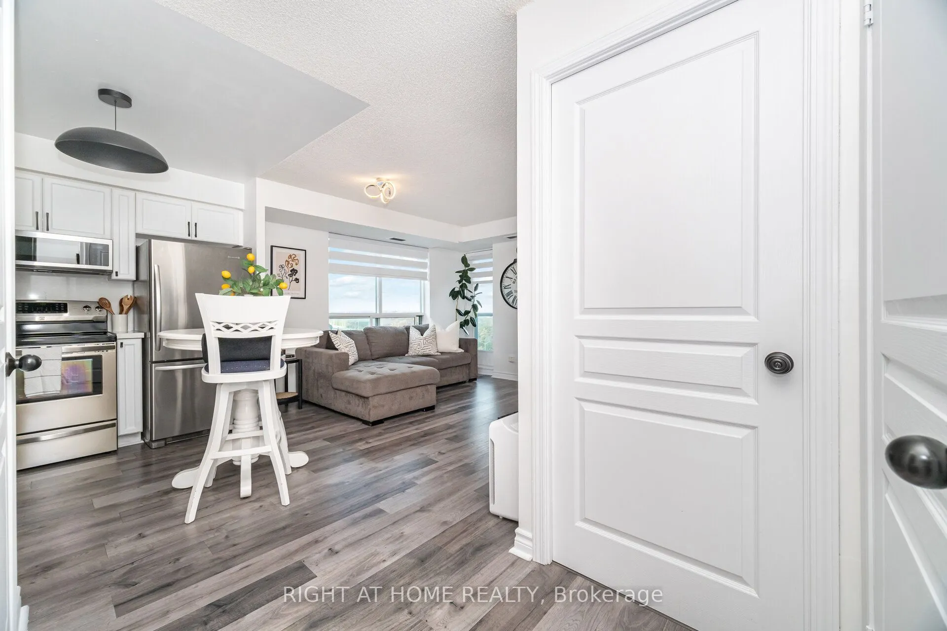 2545 Erin Centre Boulevard #1211