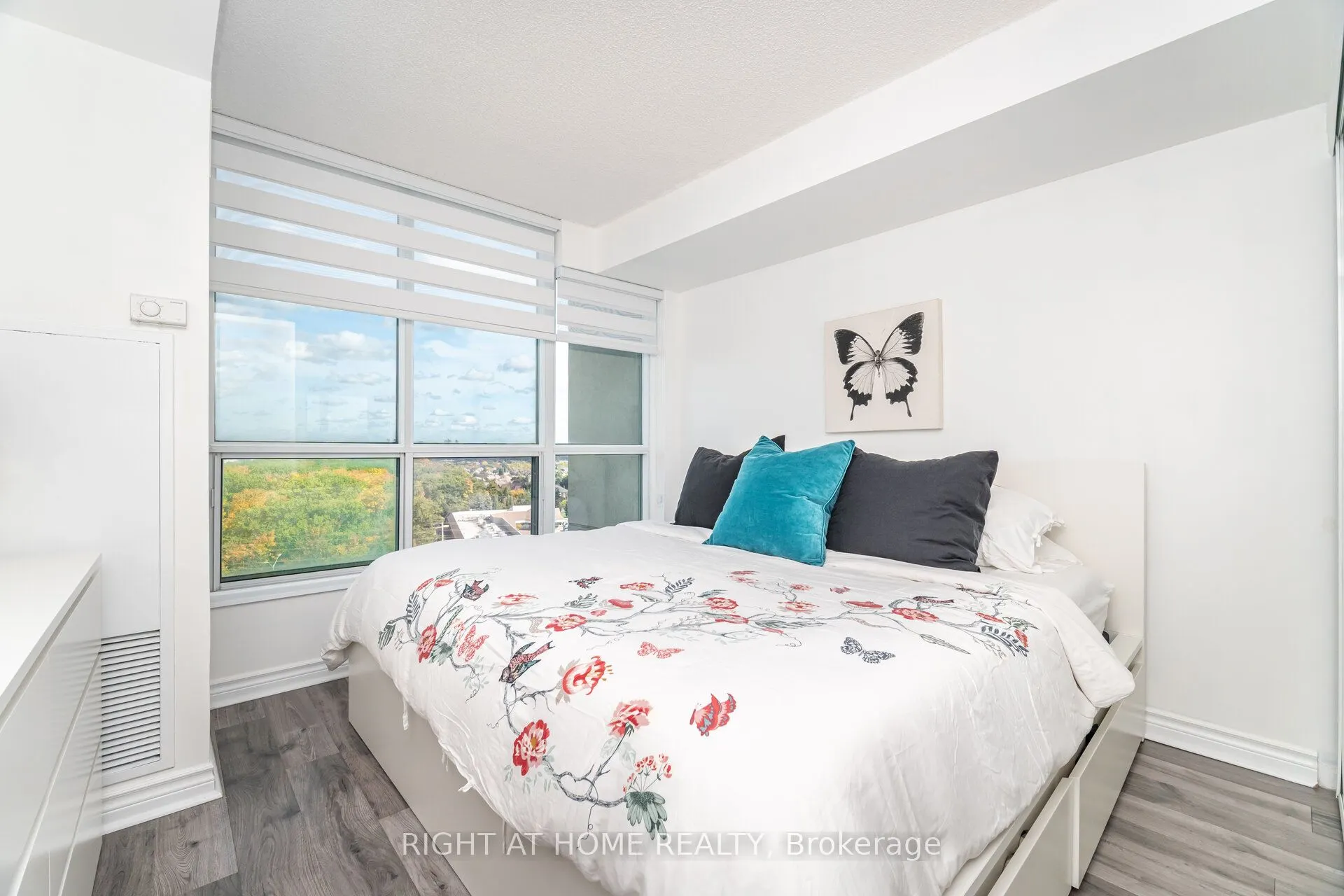 2545 Erin Centre Boulevard #1211