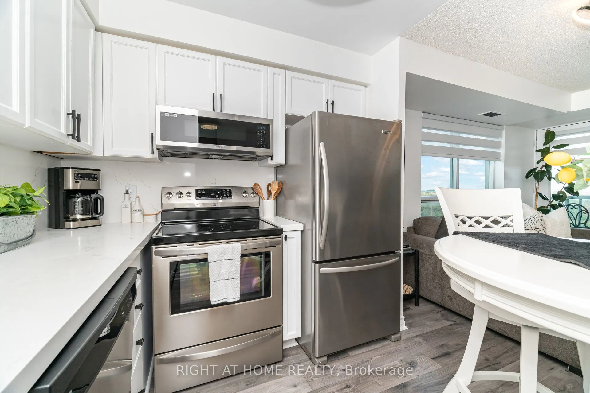 2545 Erin Centre Boulevard #1211