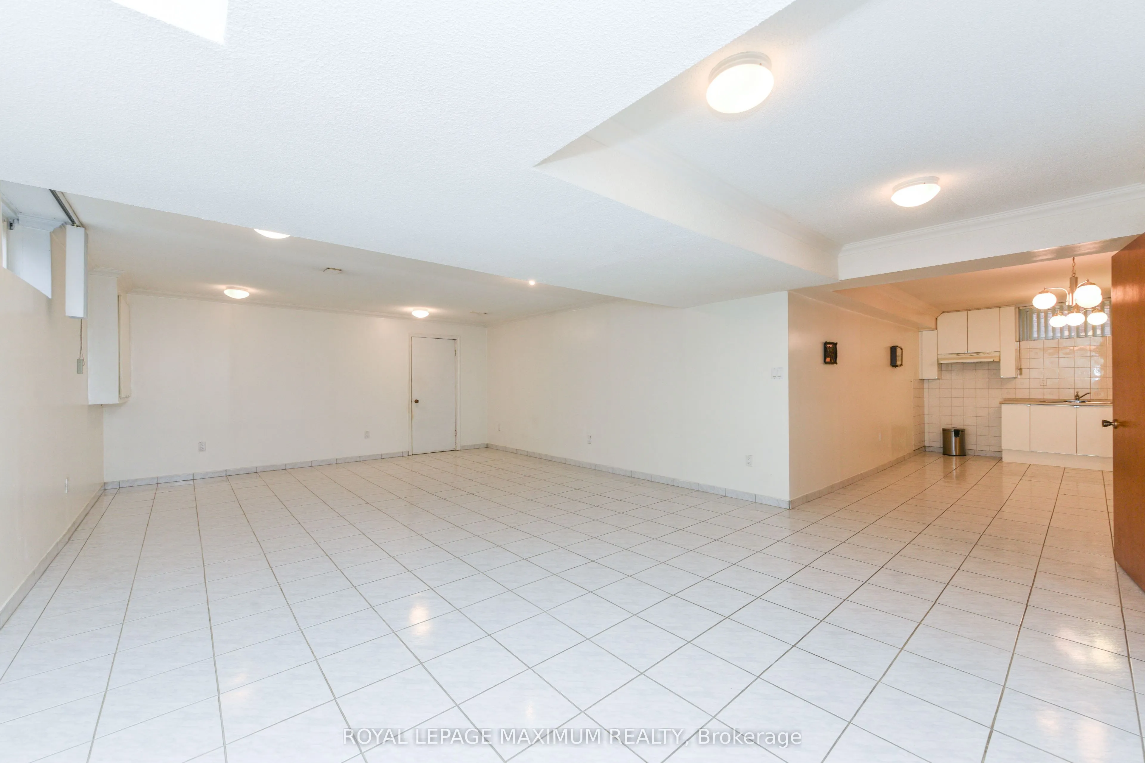 78 Roxaline Street