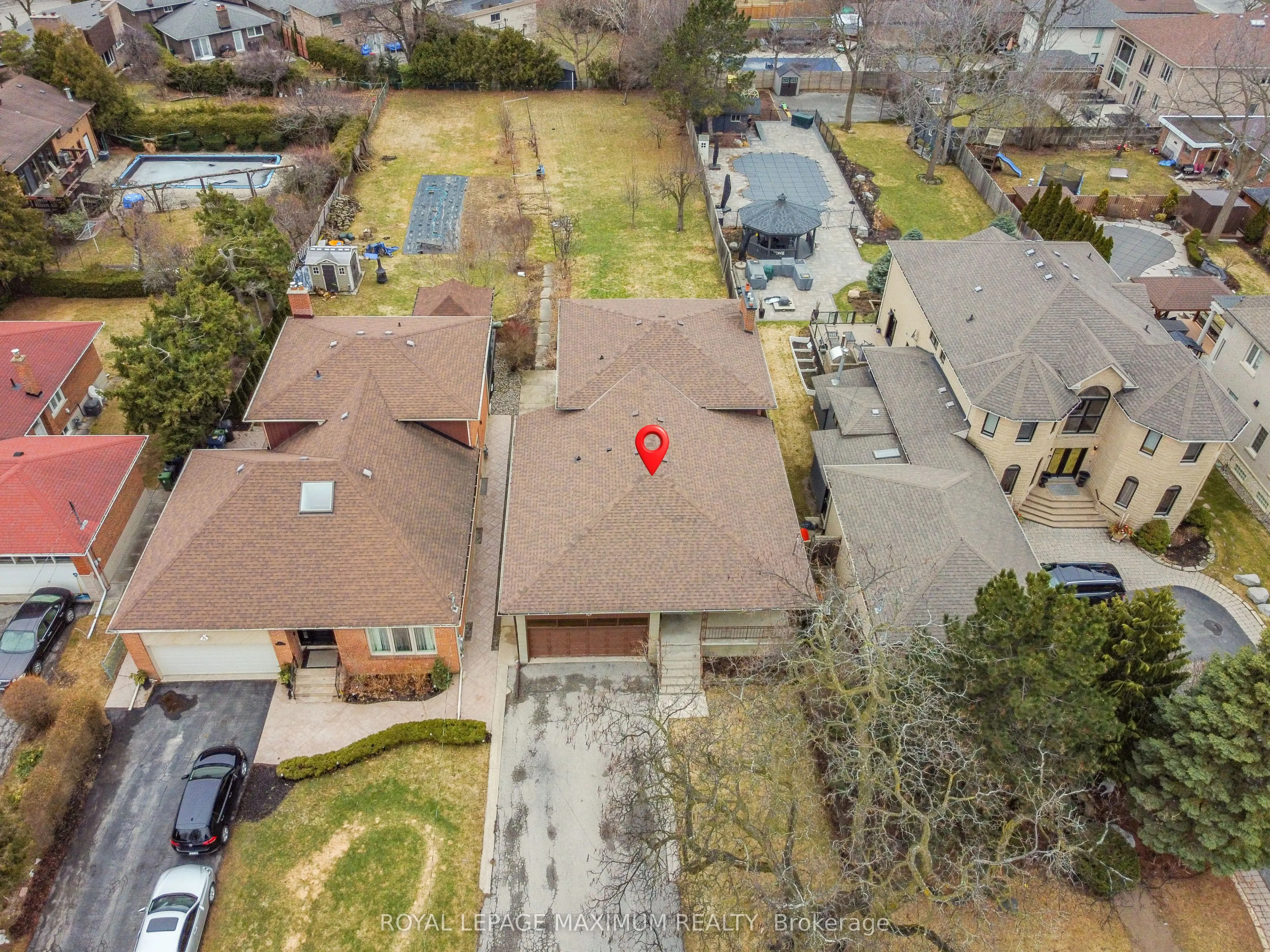 78 Roxaline Street