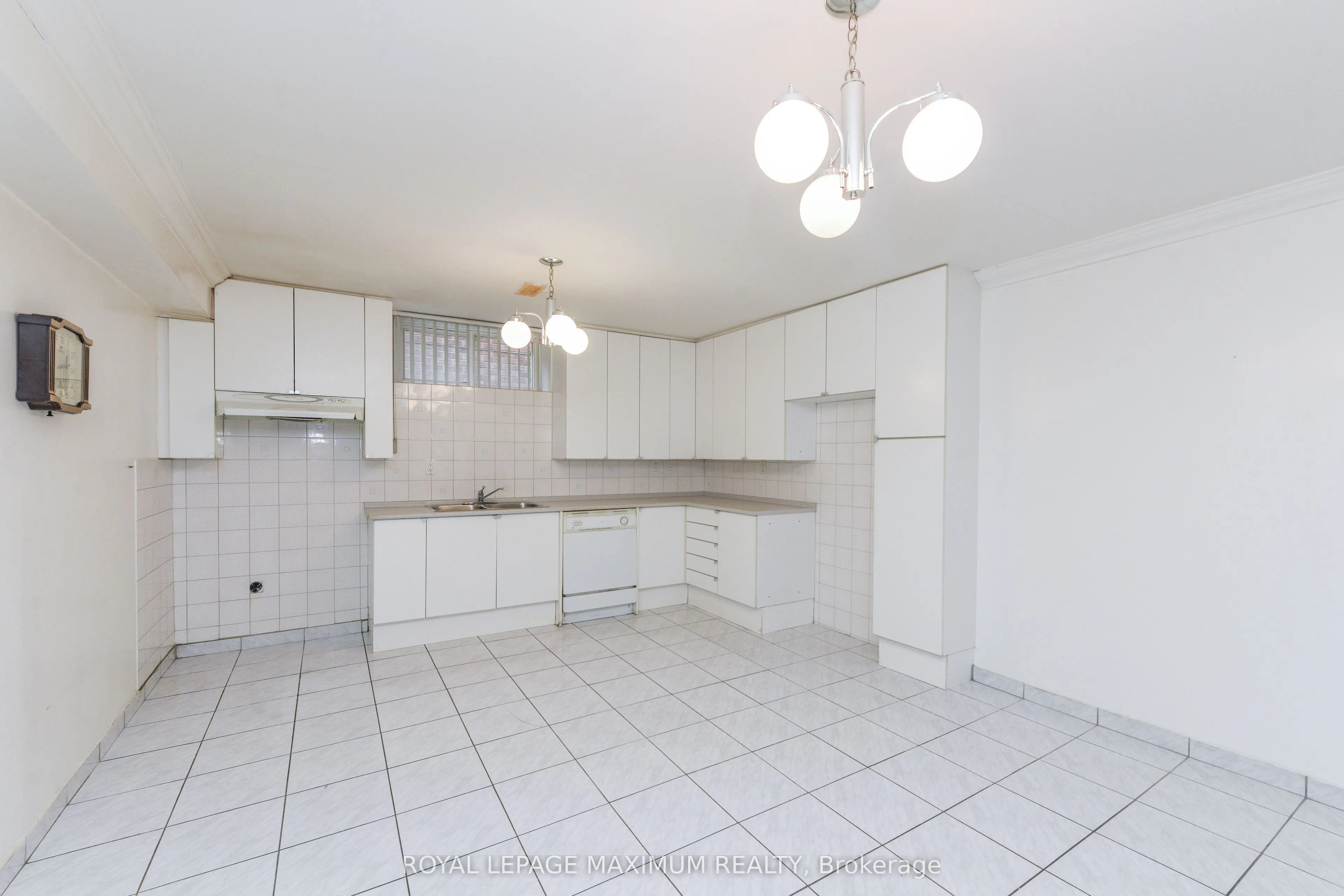 78 Roxaline Street