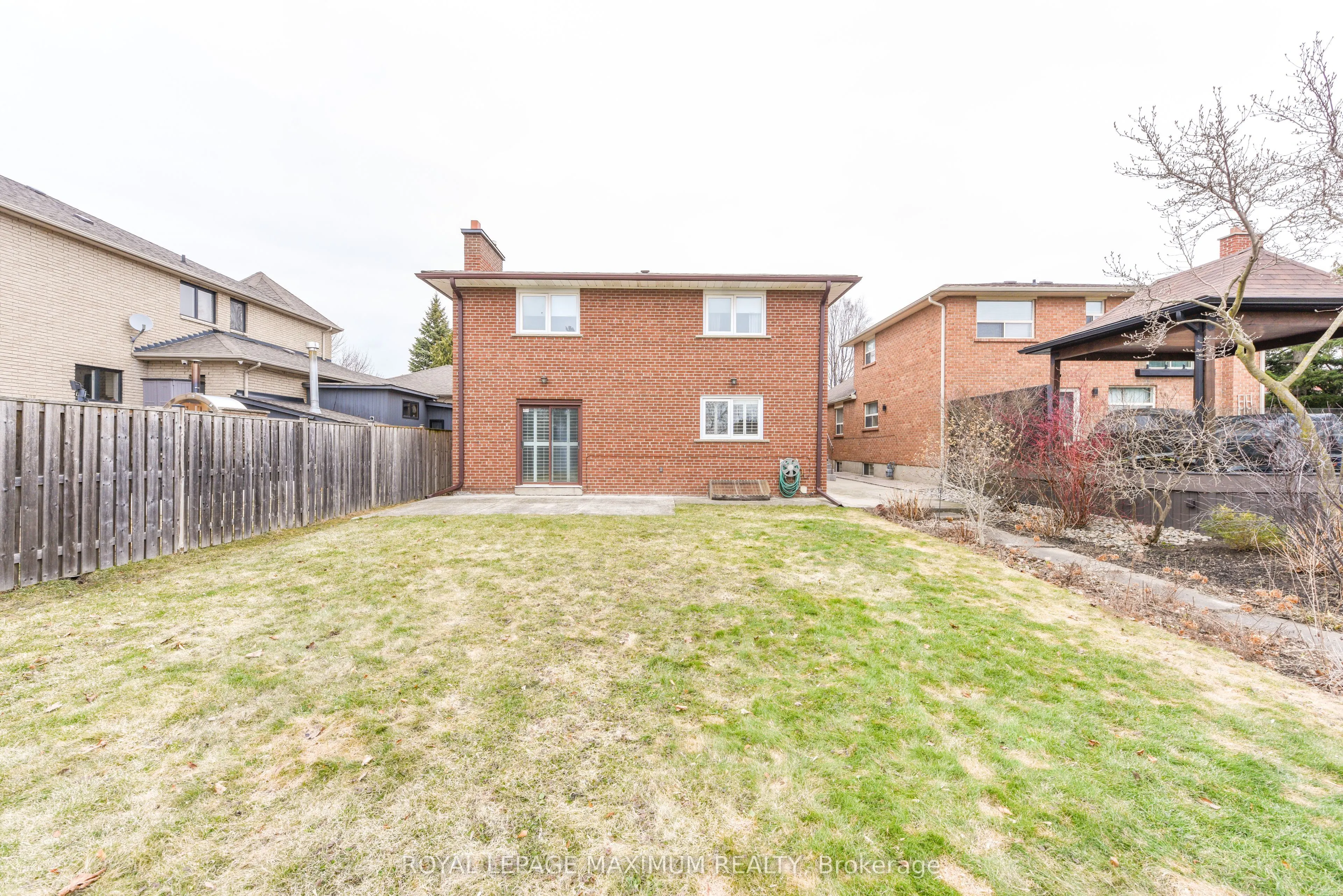 78 Roxaline Street