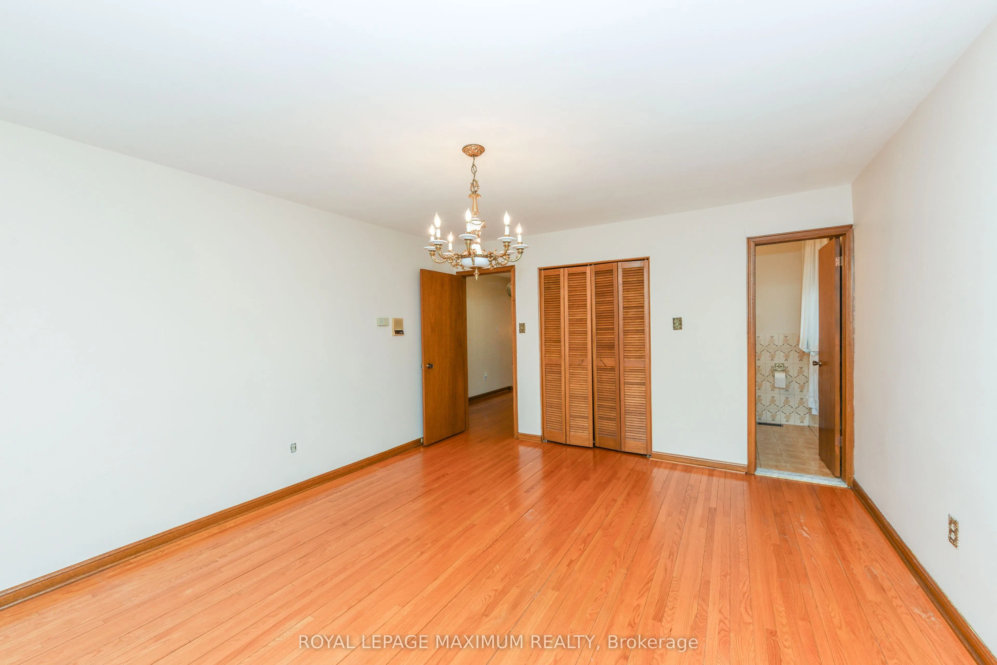 78 Roxaline Street