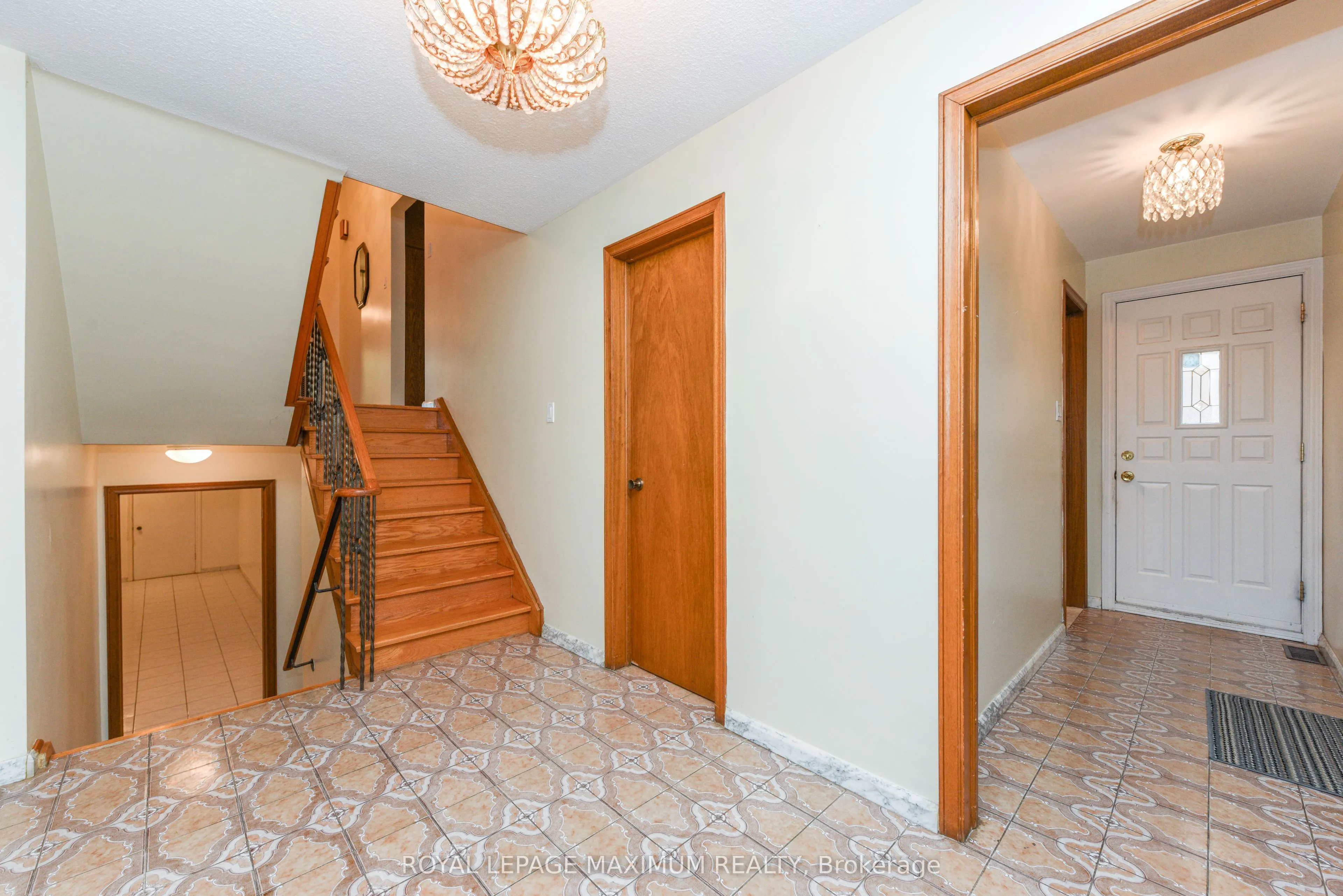 78 Roxaline Street