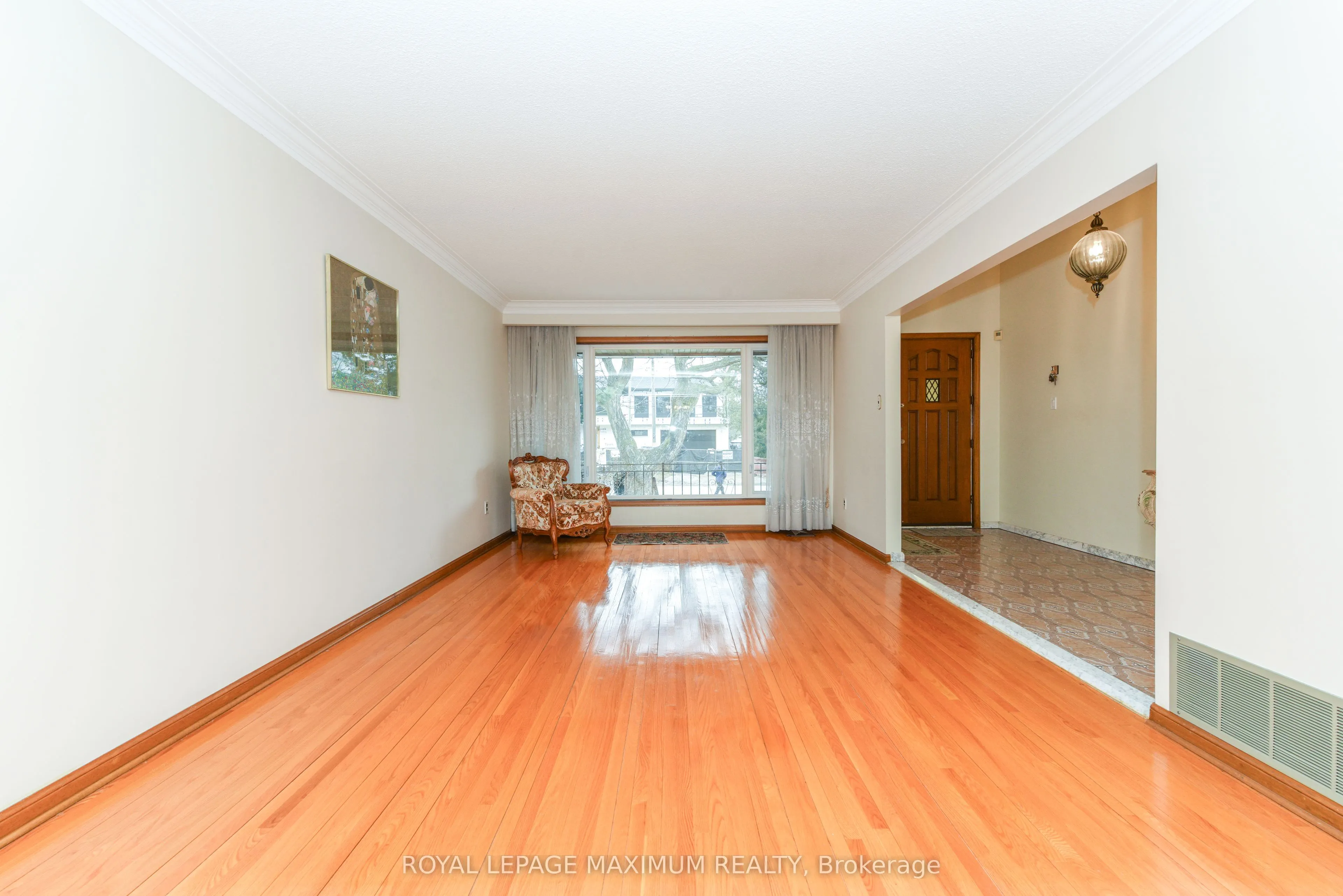78 Roxaline Street