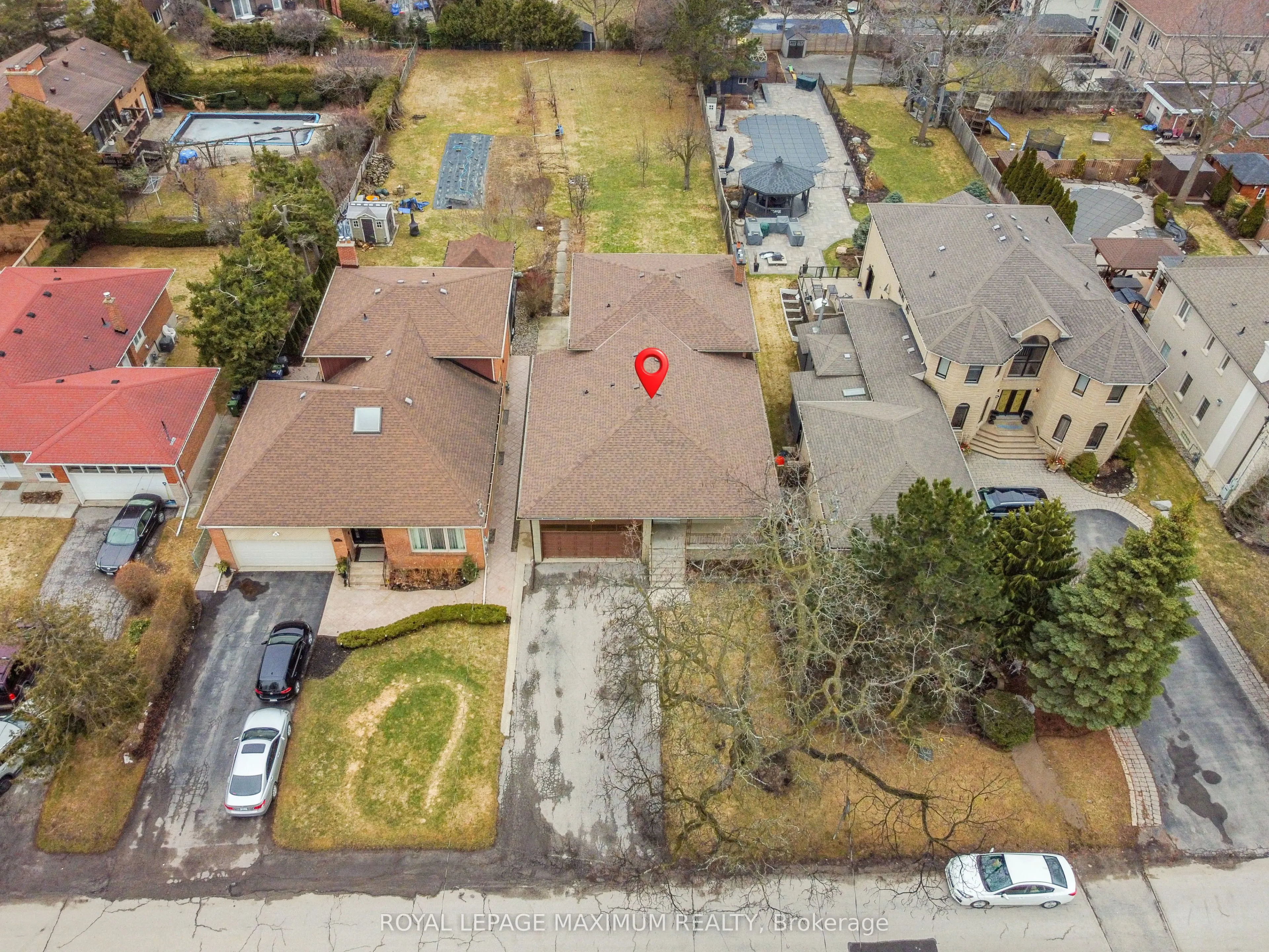 78 Roxaline Street