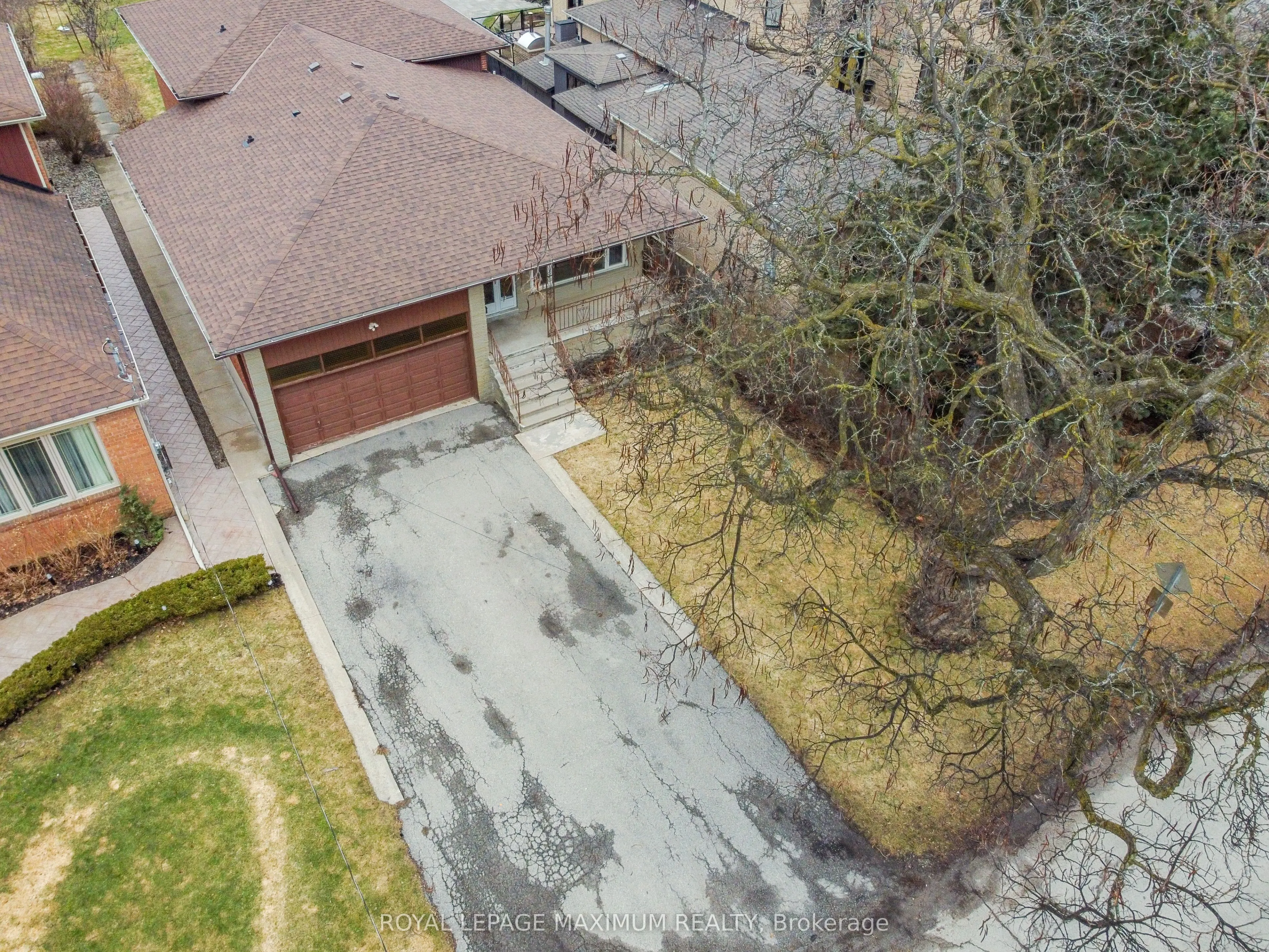 78 Roxaline Street