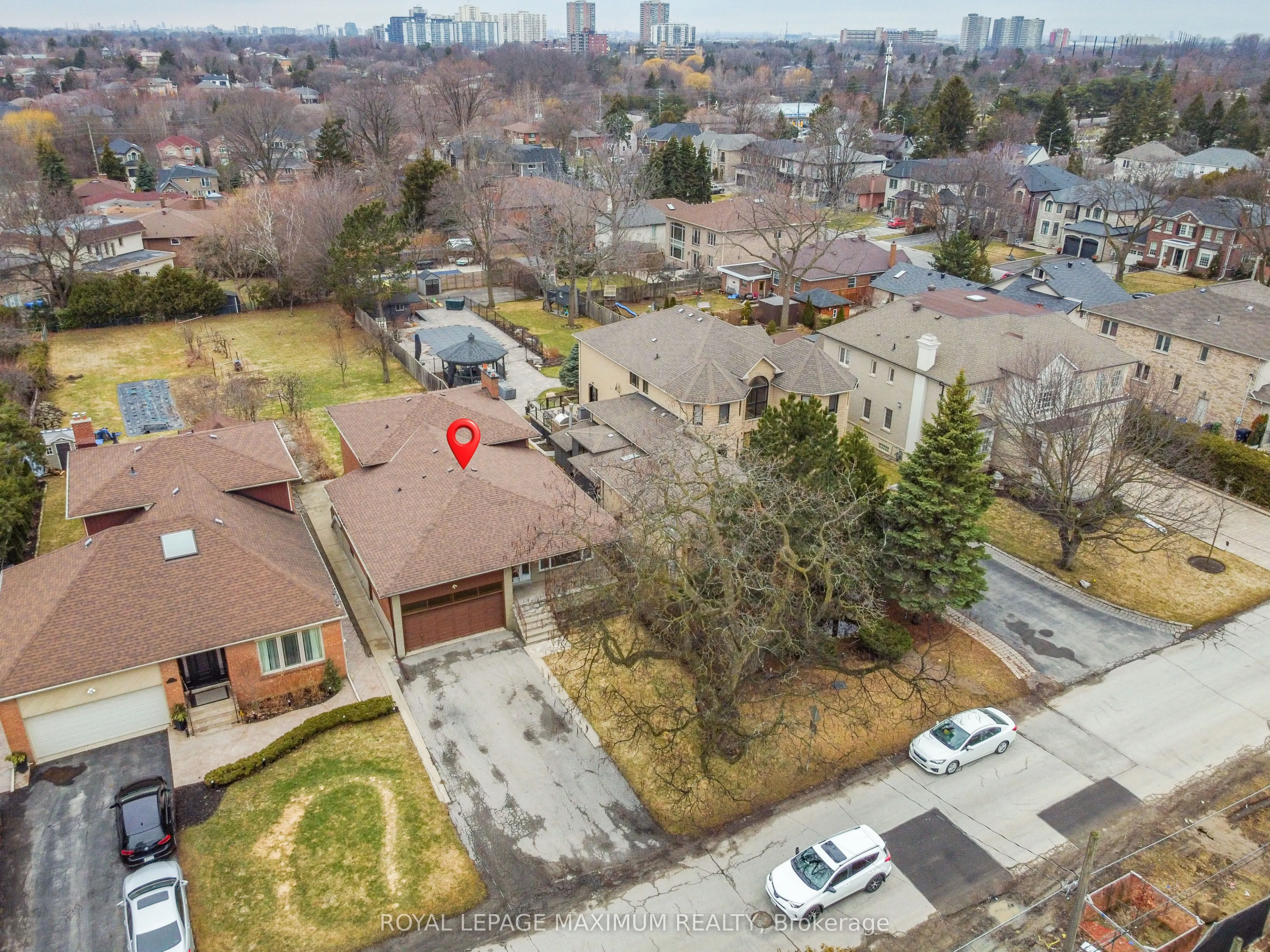 78 Roxaline Street