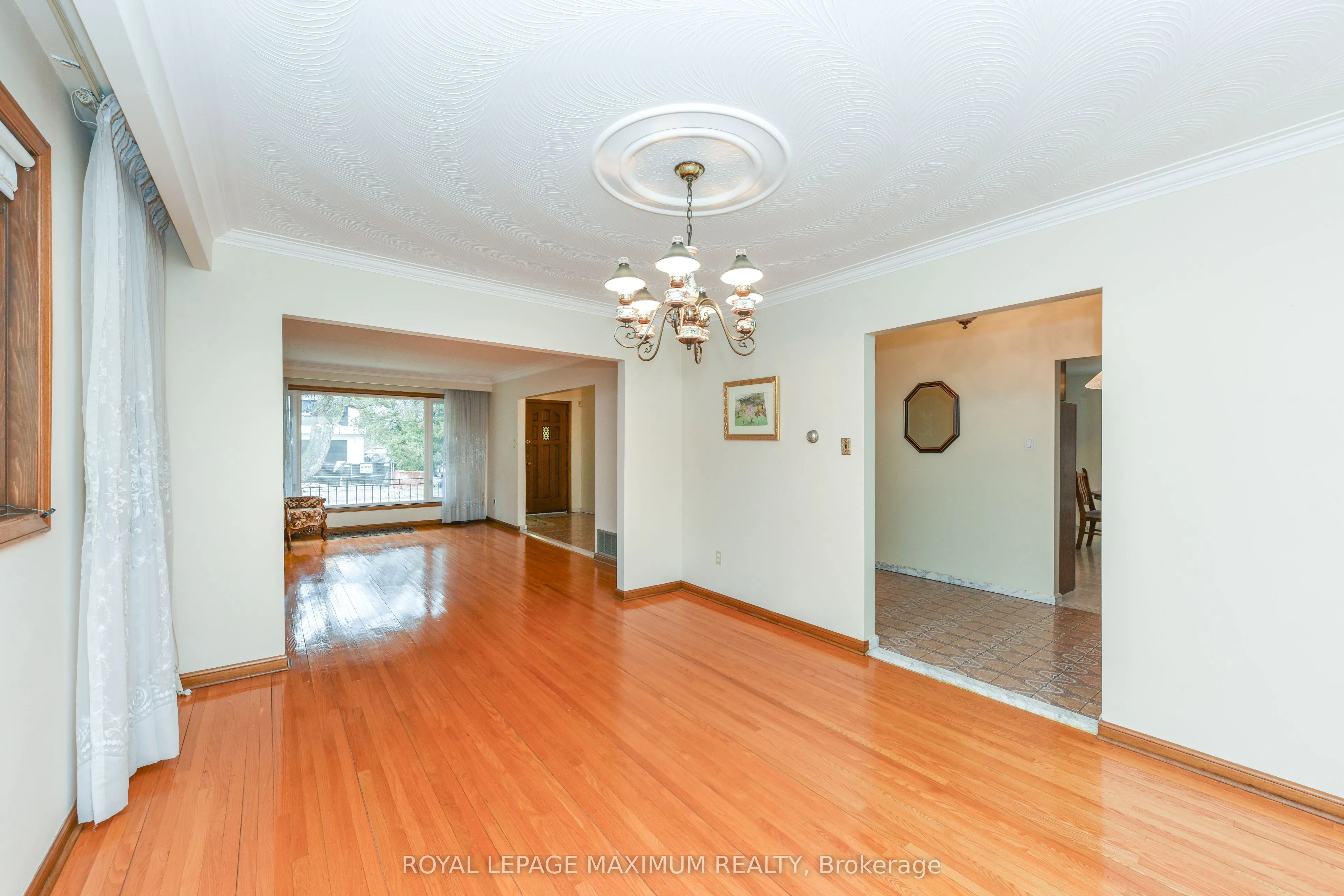 78 Roxaline Street